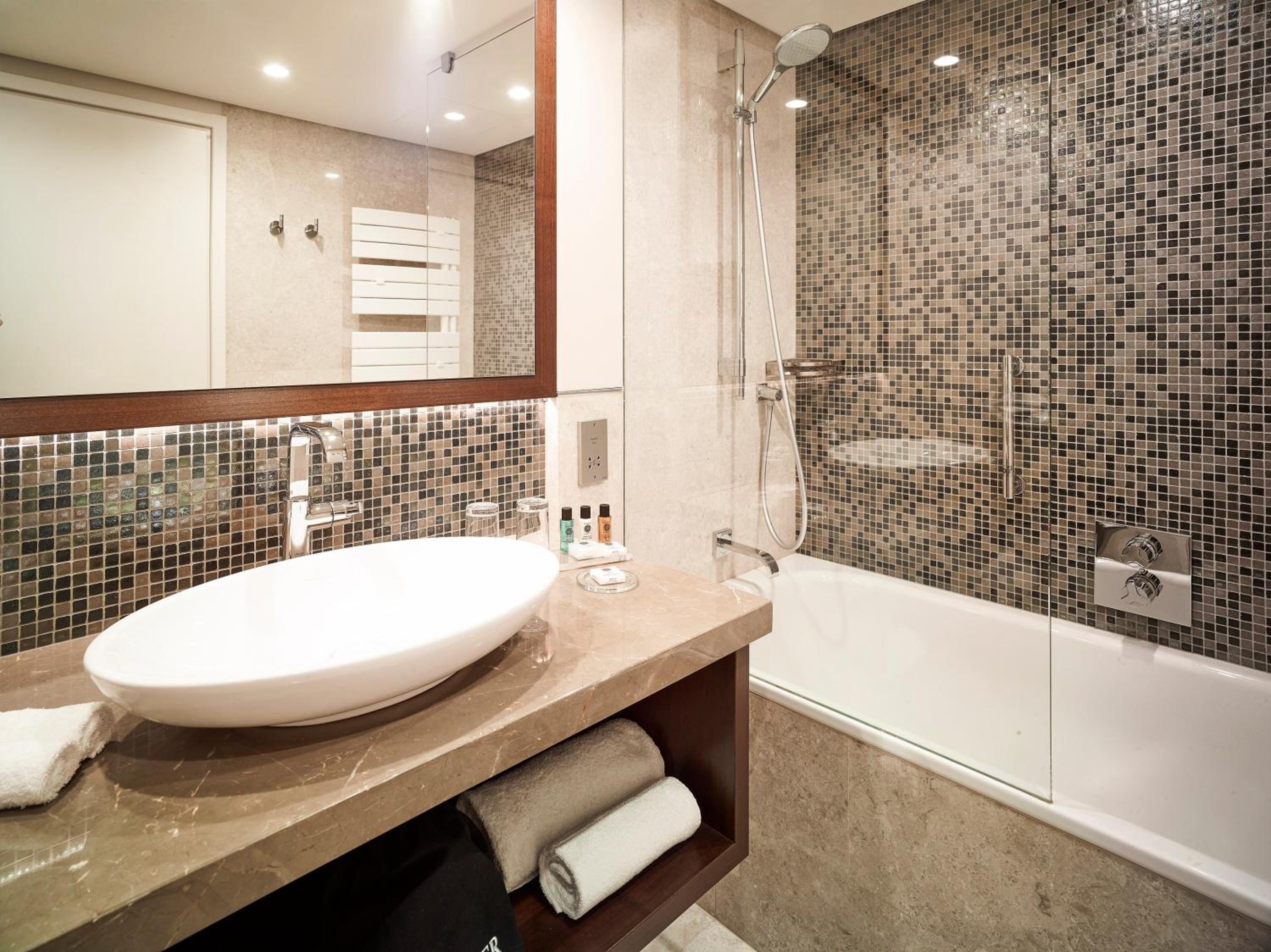 Standard Twin Room - Photo 6