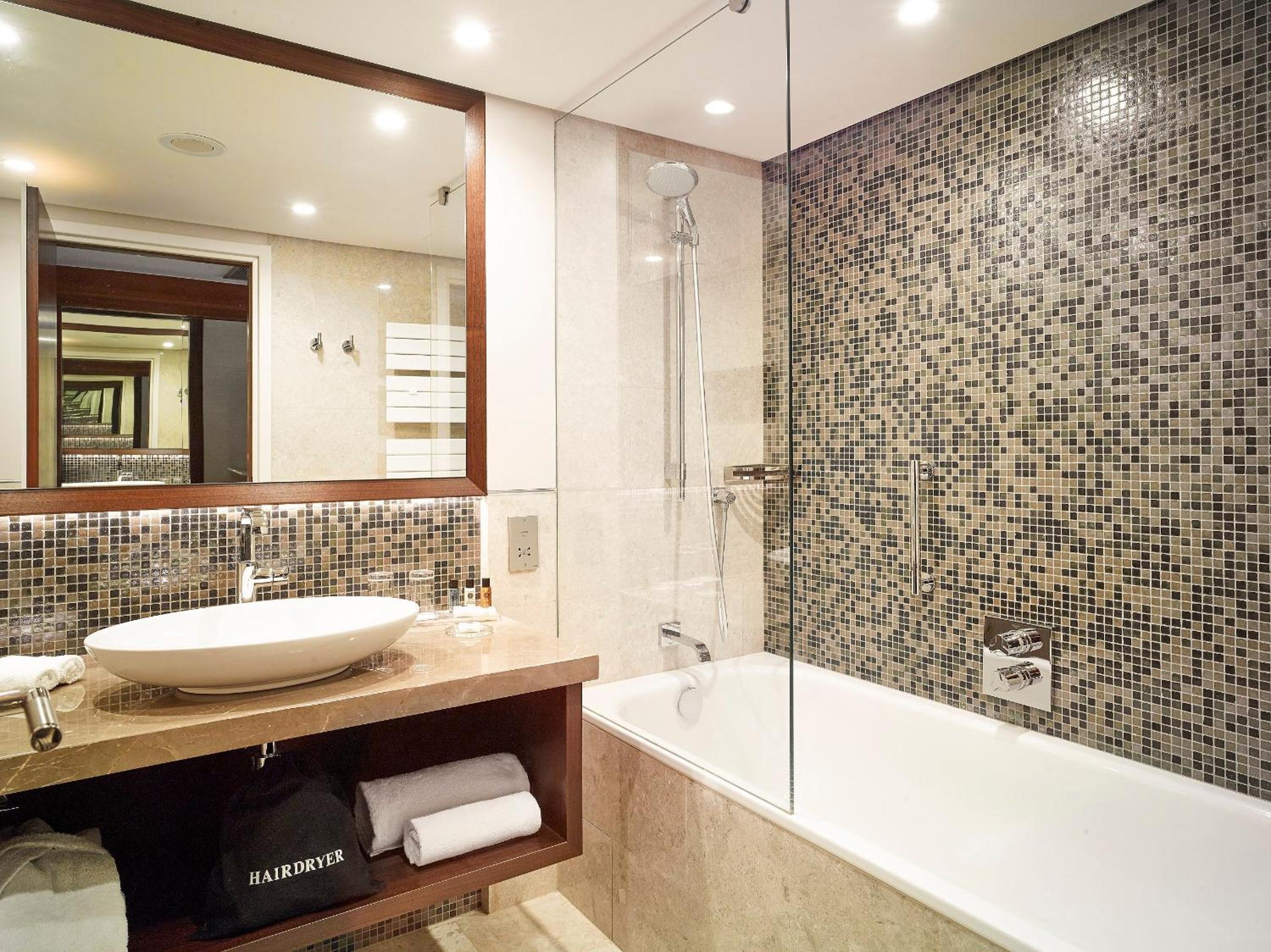 Standard Twin Room - Photo 4