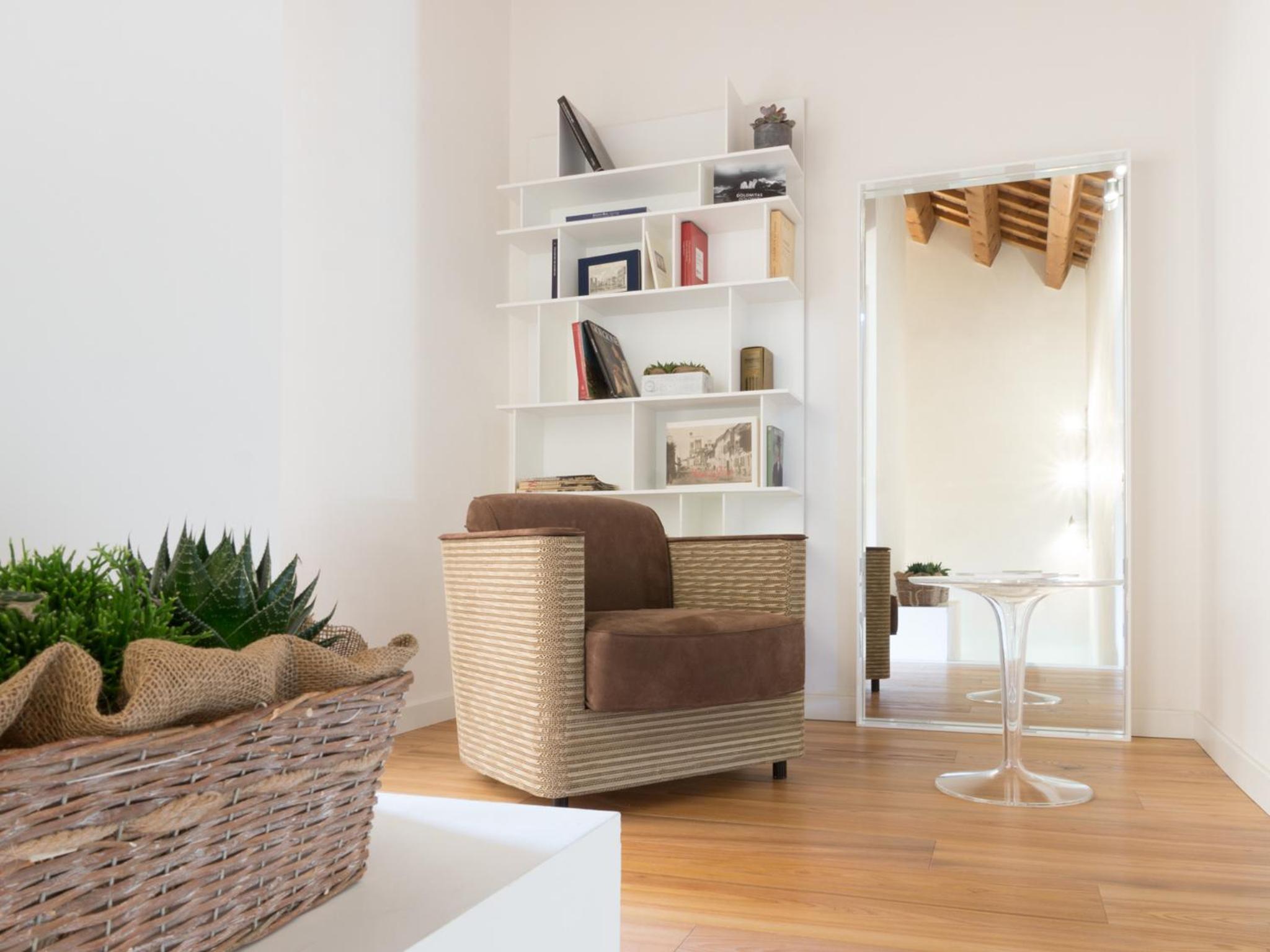 Apartment - Split Level - Photo 5