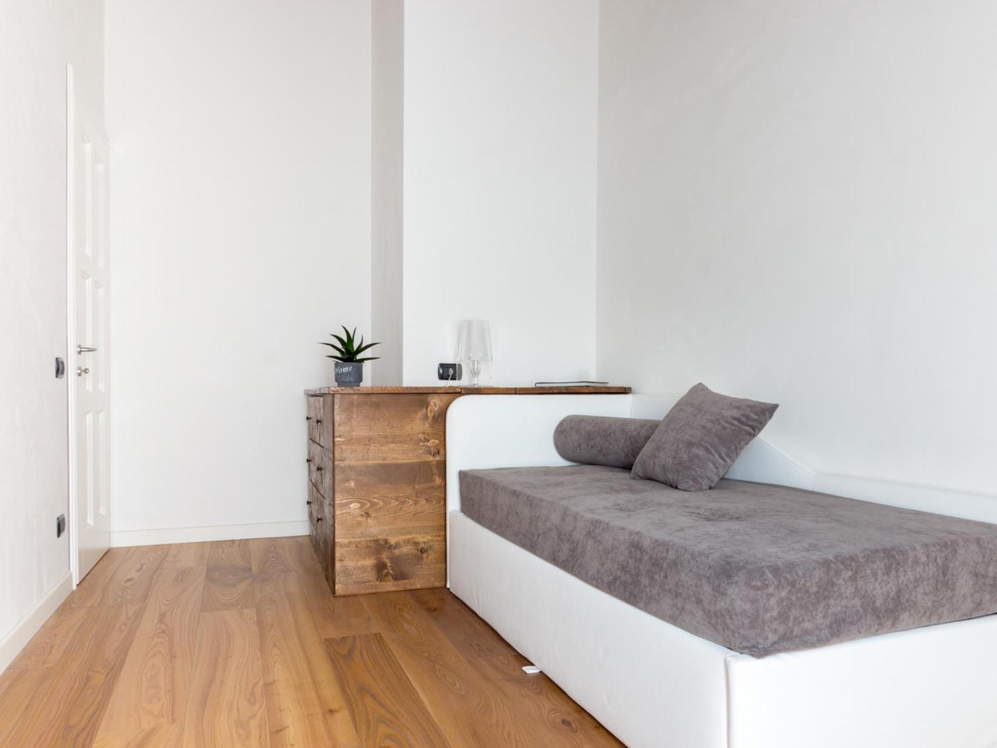 Apartment - Split Level - Photo 8