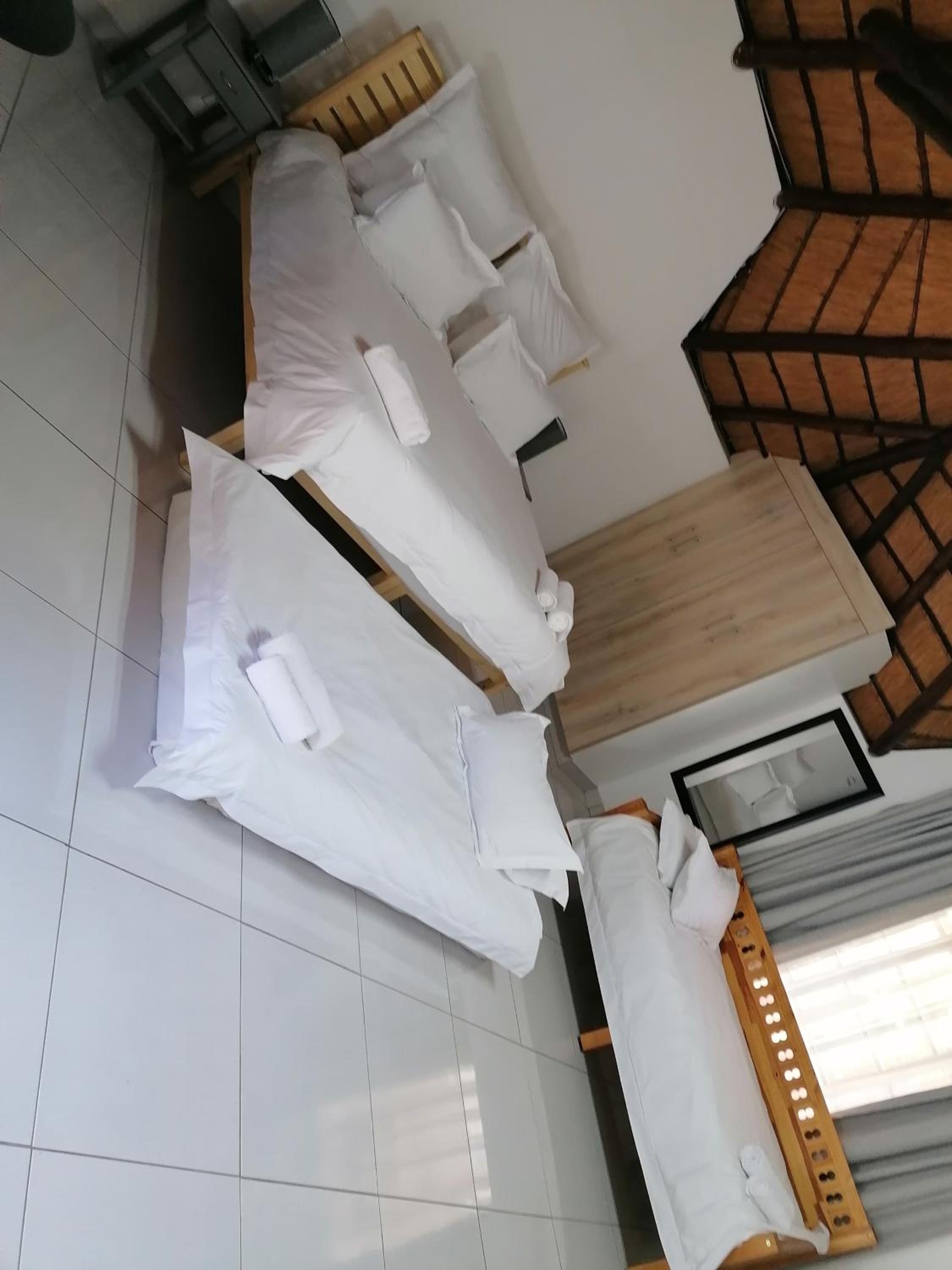 Double or Twin Room with Balcony photo 3