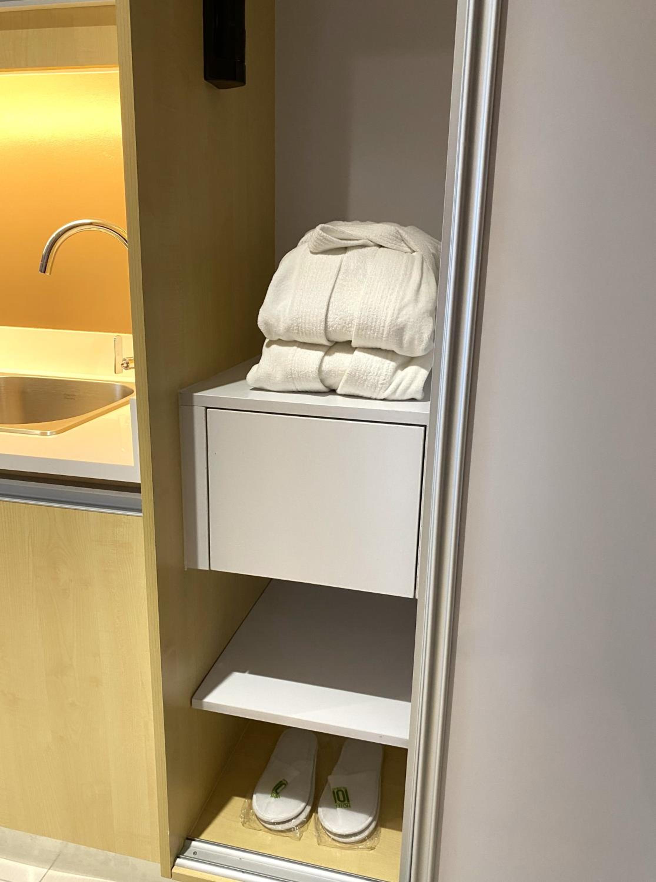 Standard Double Room - Photo 19
