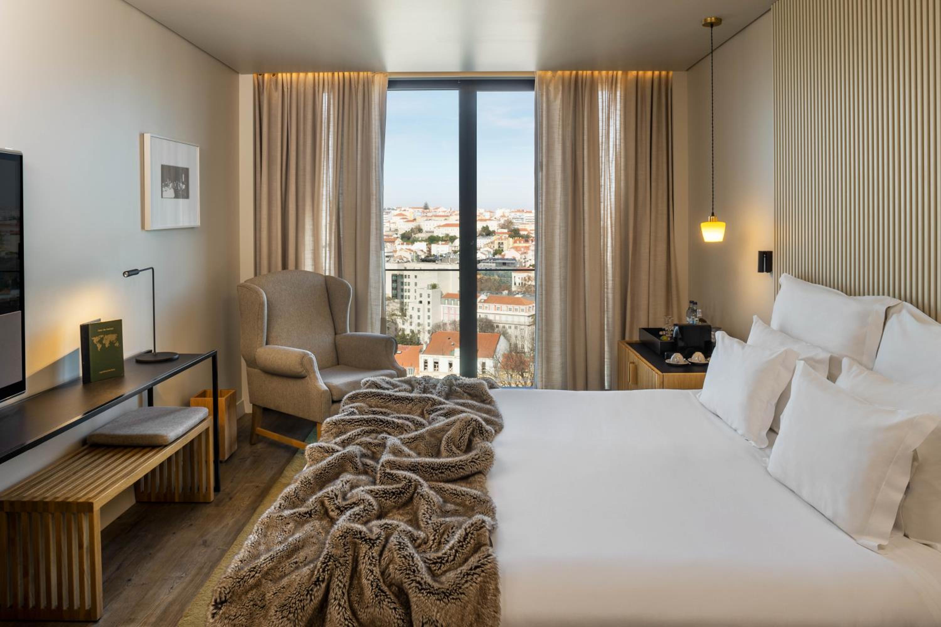 Superior Double Room with City View photo 2
