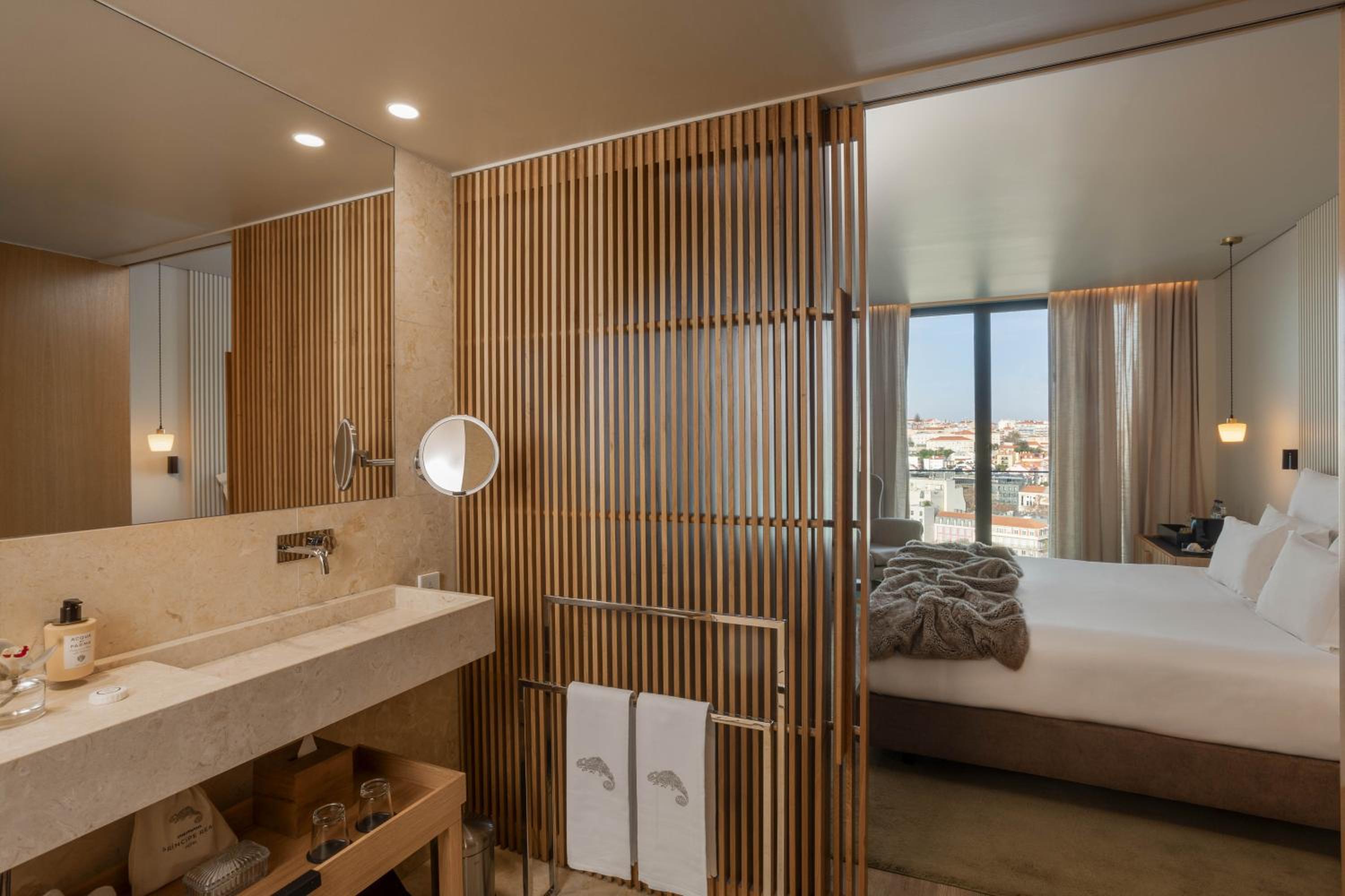 Superior Double Room with City View photo 1