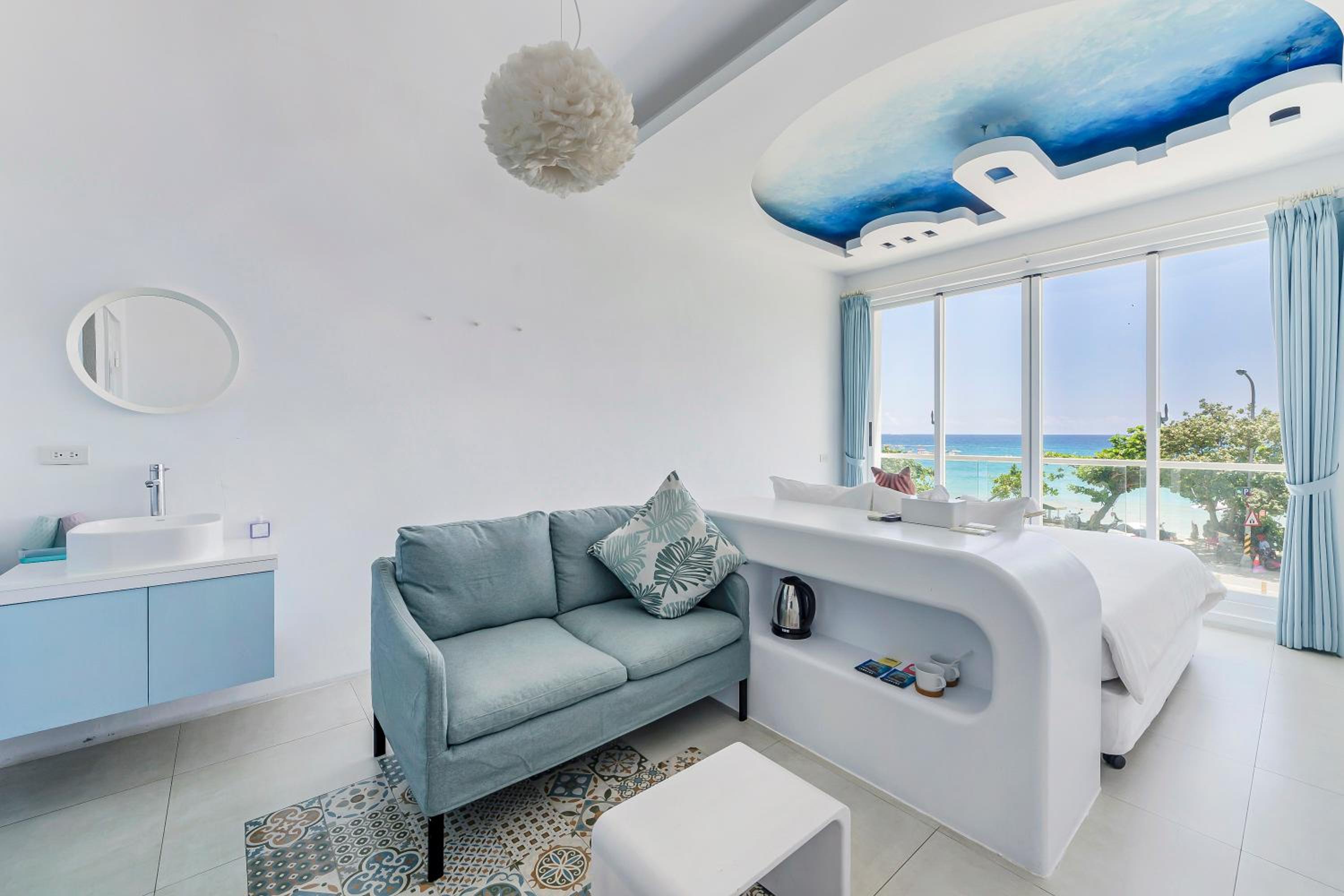 Deluxe Double Room with Balcony and Sea View photo 1