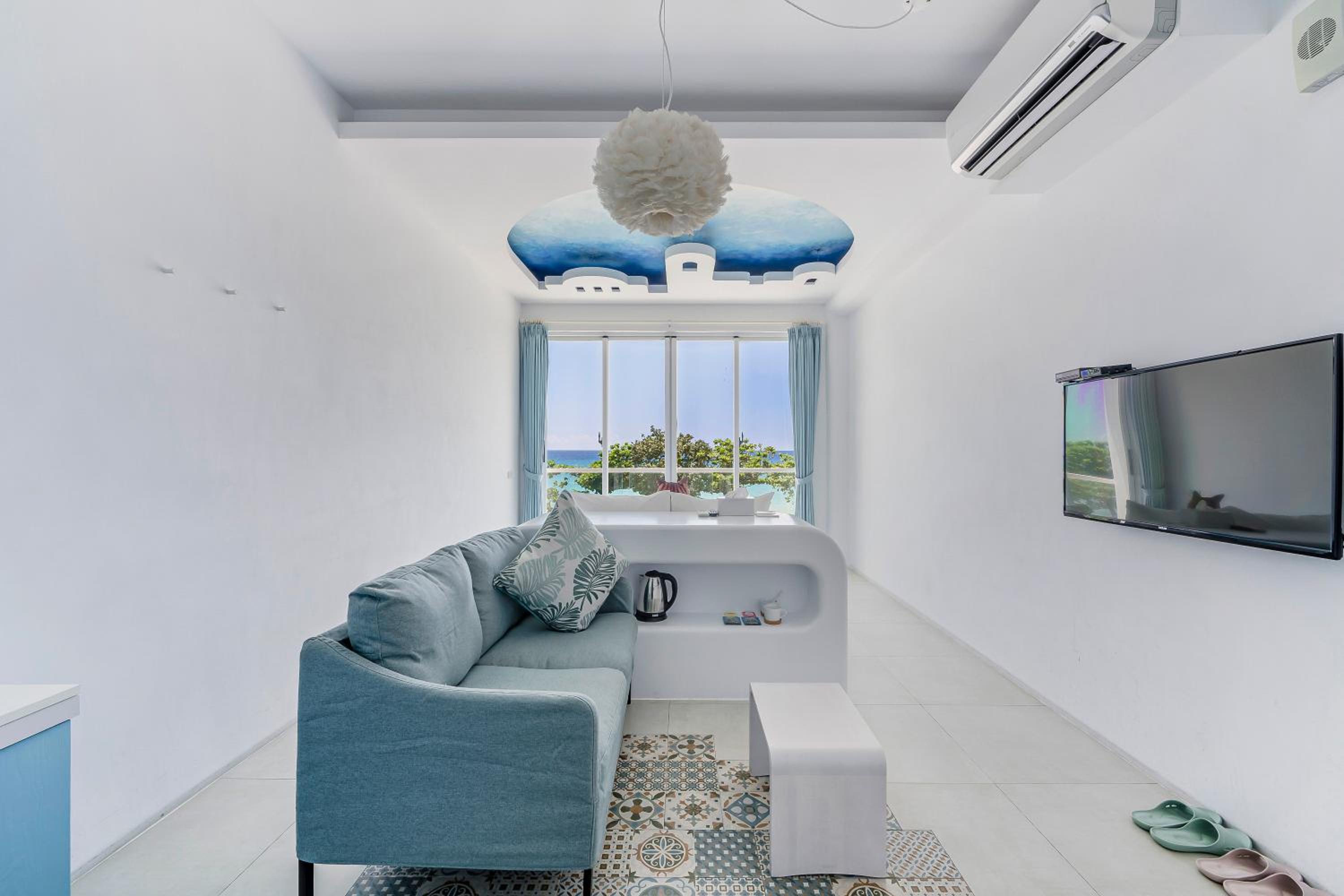 Deluxe Double Room with Balcony and Sea View photo 3