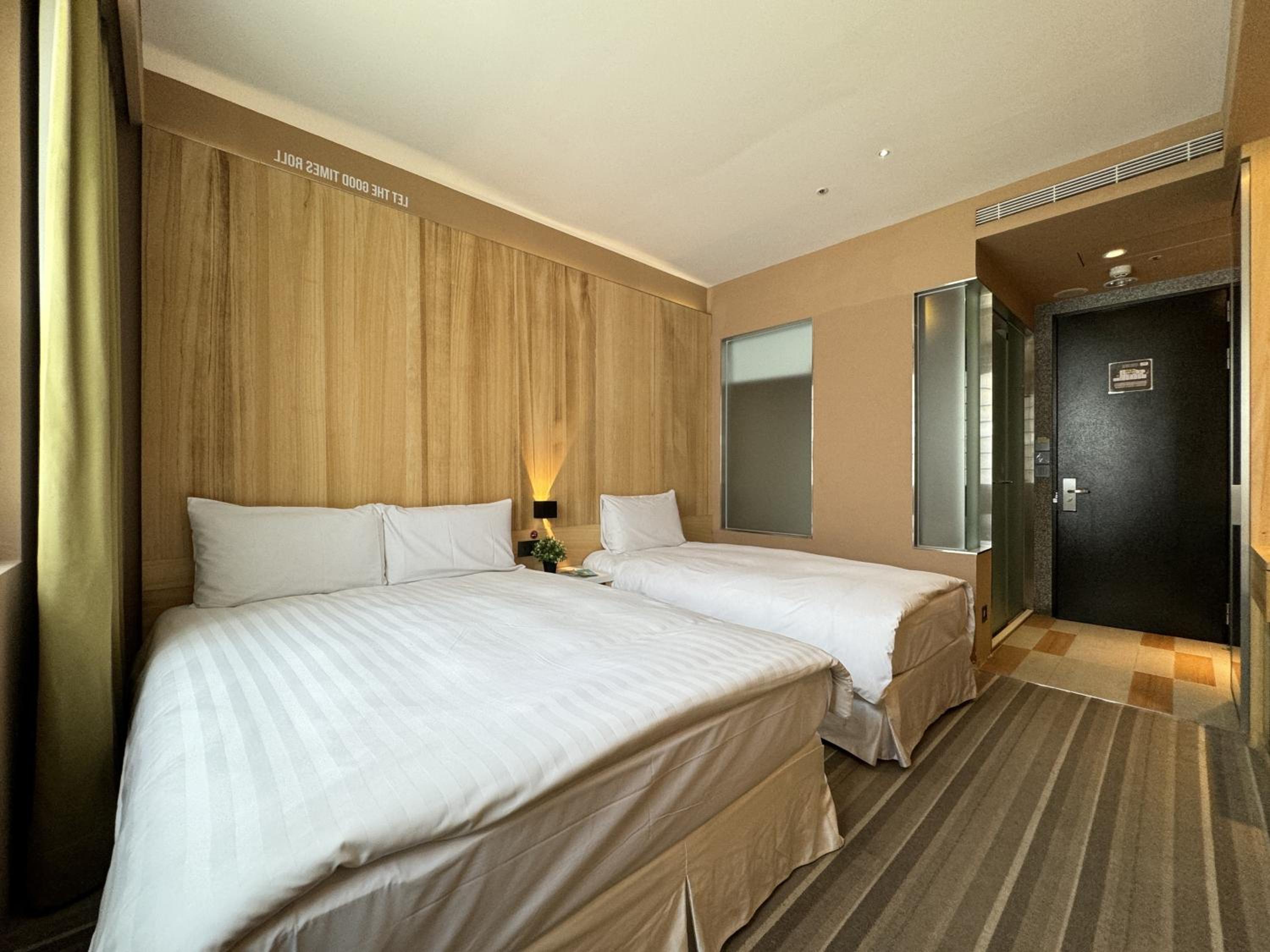 Superior Triple Room photo 2