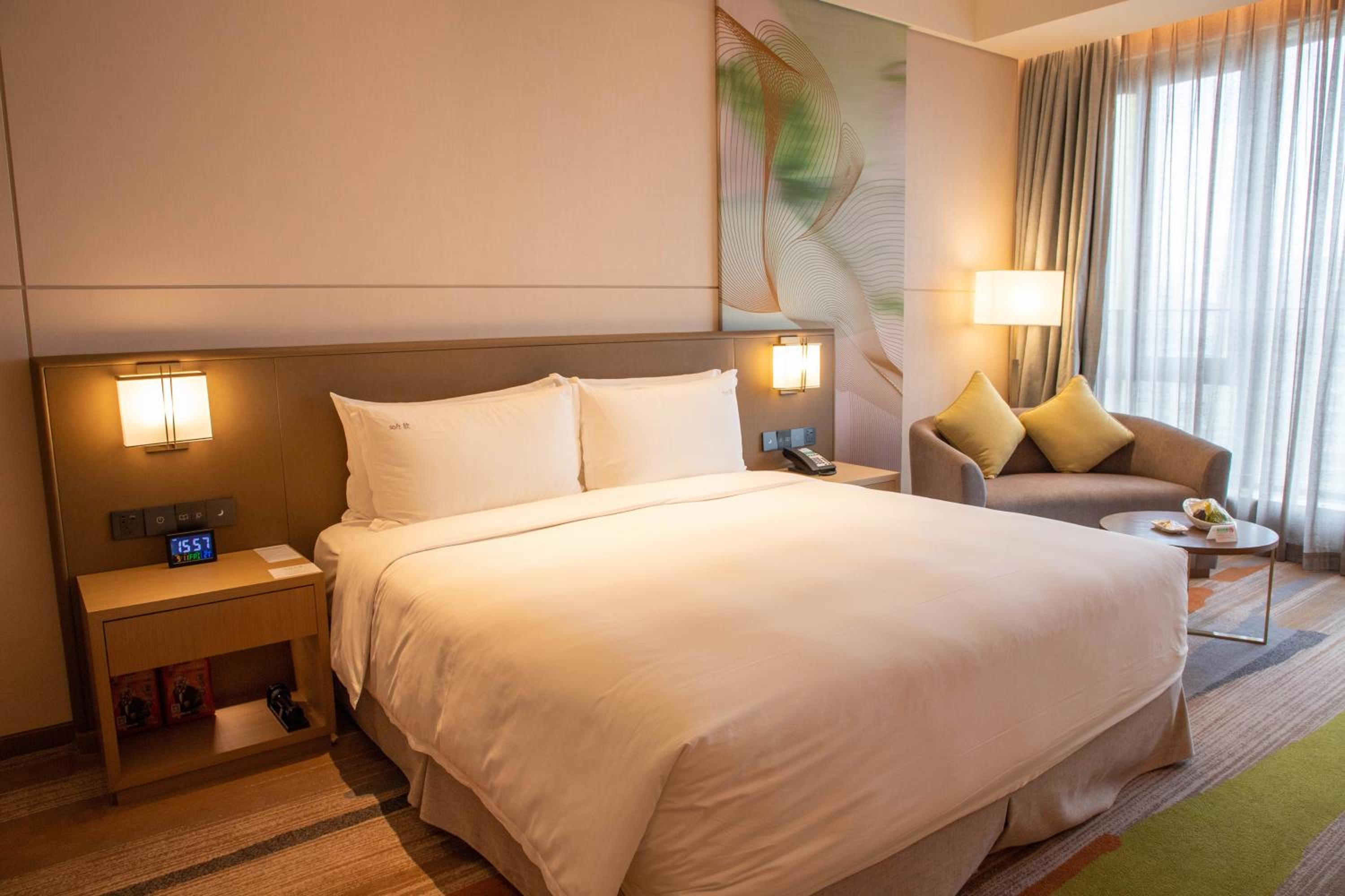 Standard King Room photo 2