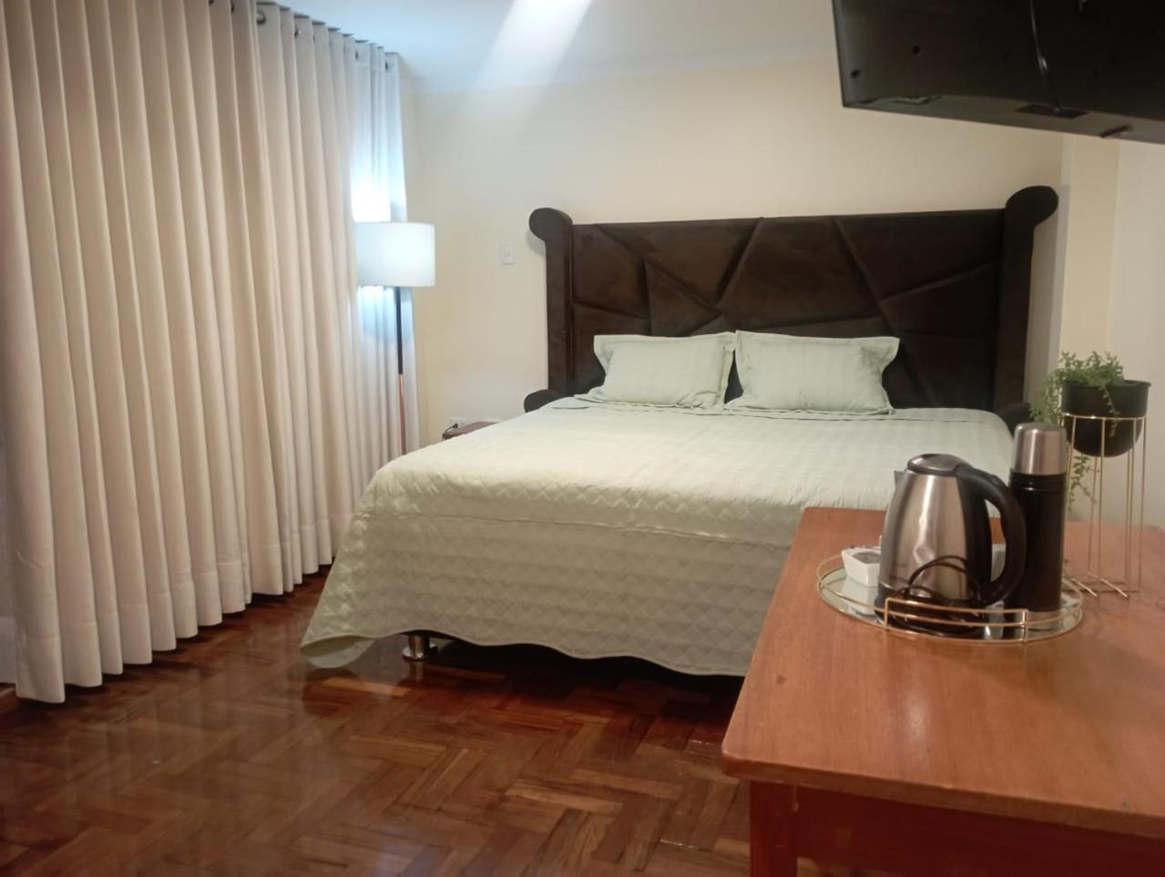 Deluxe King Room photo 2