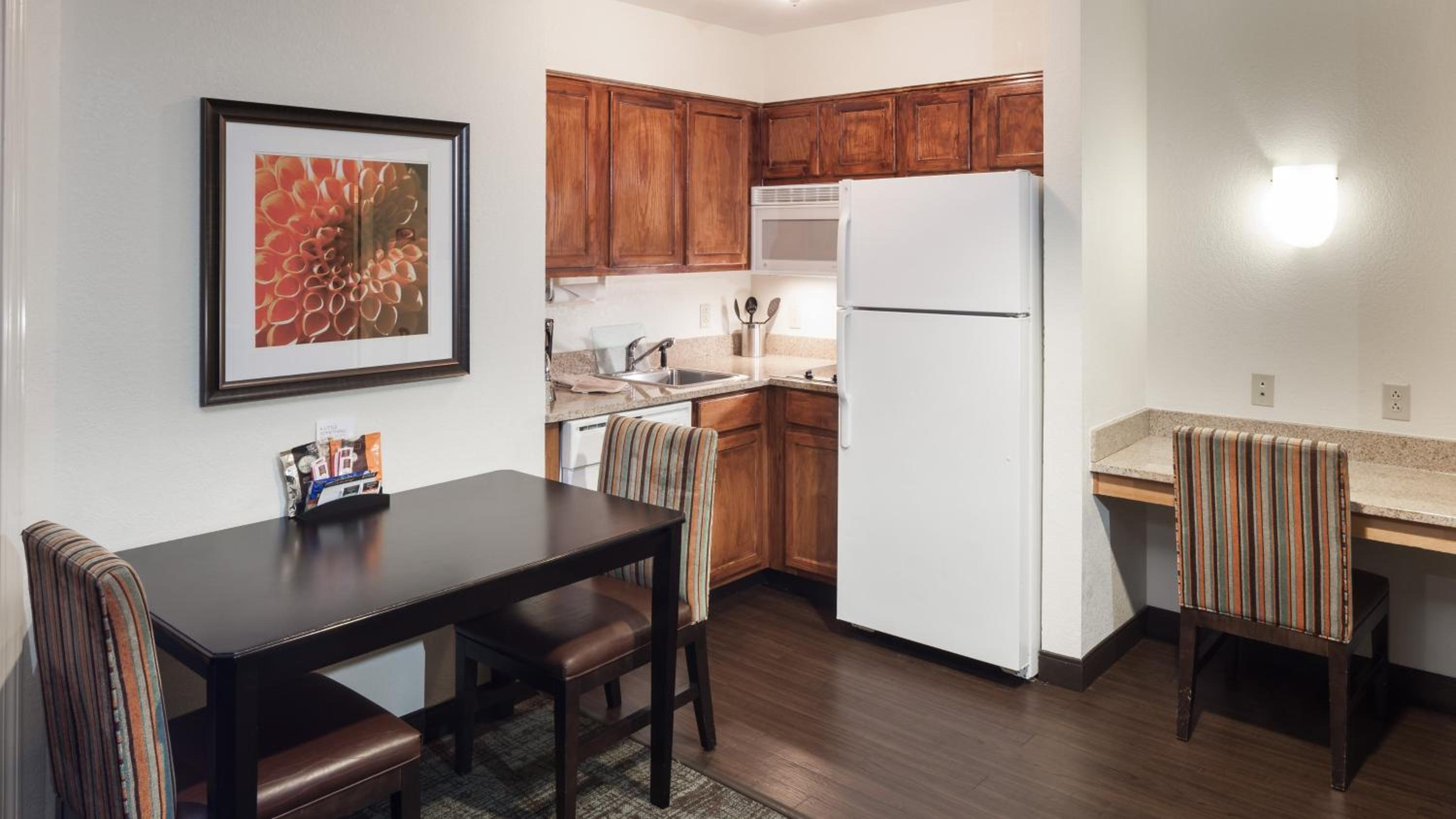 Two-Bedroom Suite - Non-Smoking photo 2