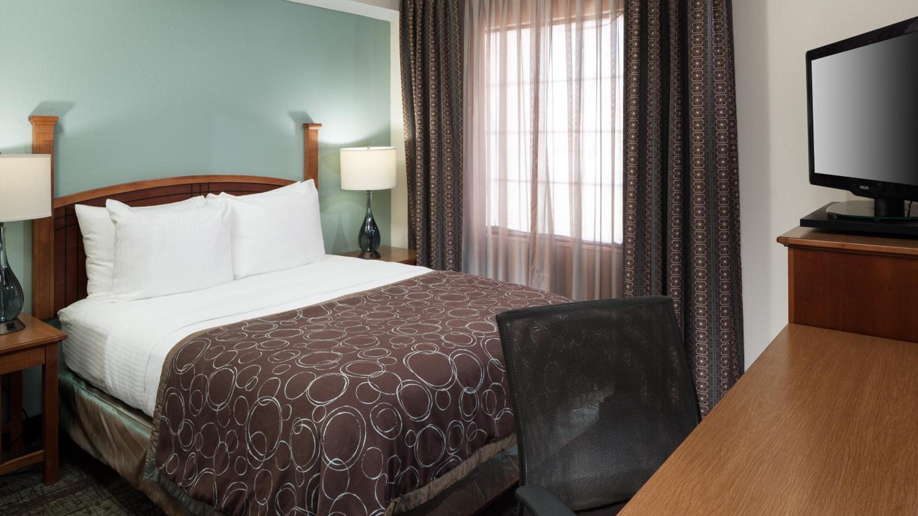Two-Bedroom Suite - Non-Smoking - Photo 4