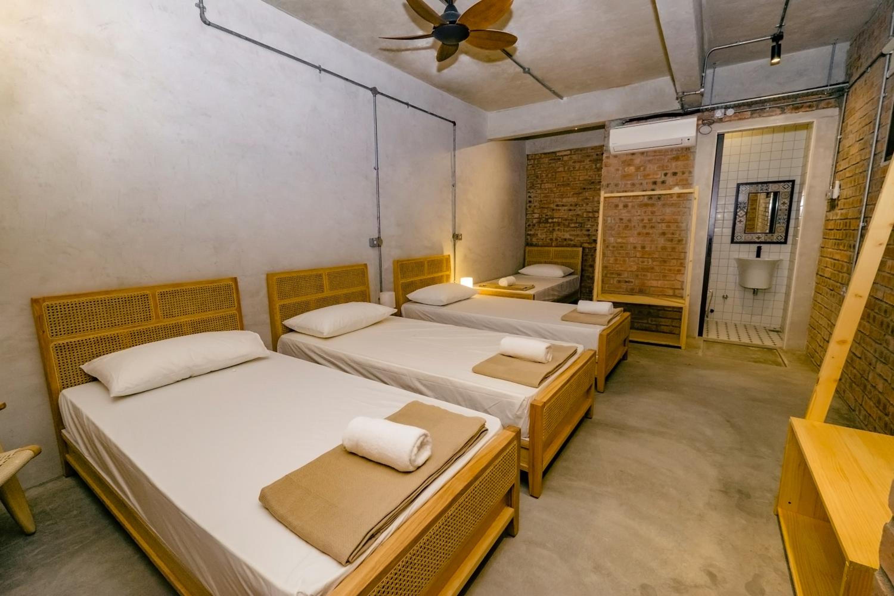Deluxe Quadruple Room photo 2
