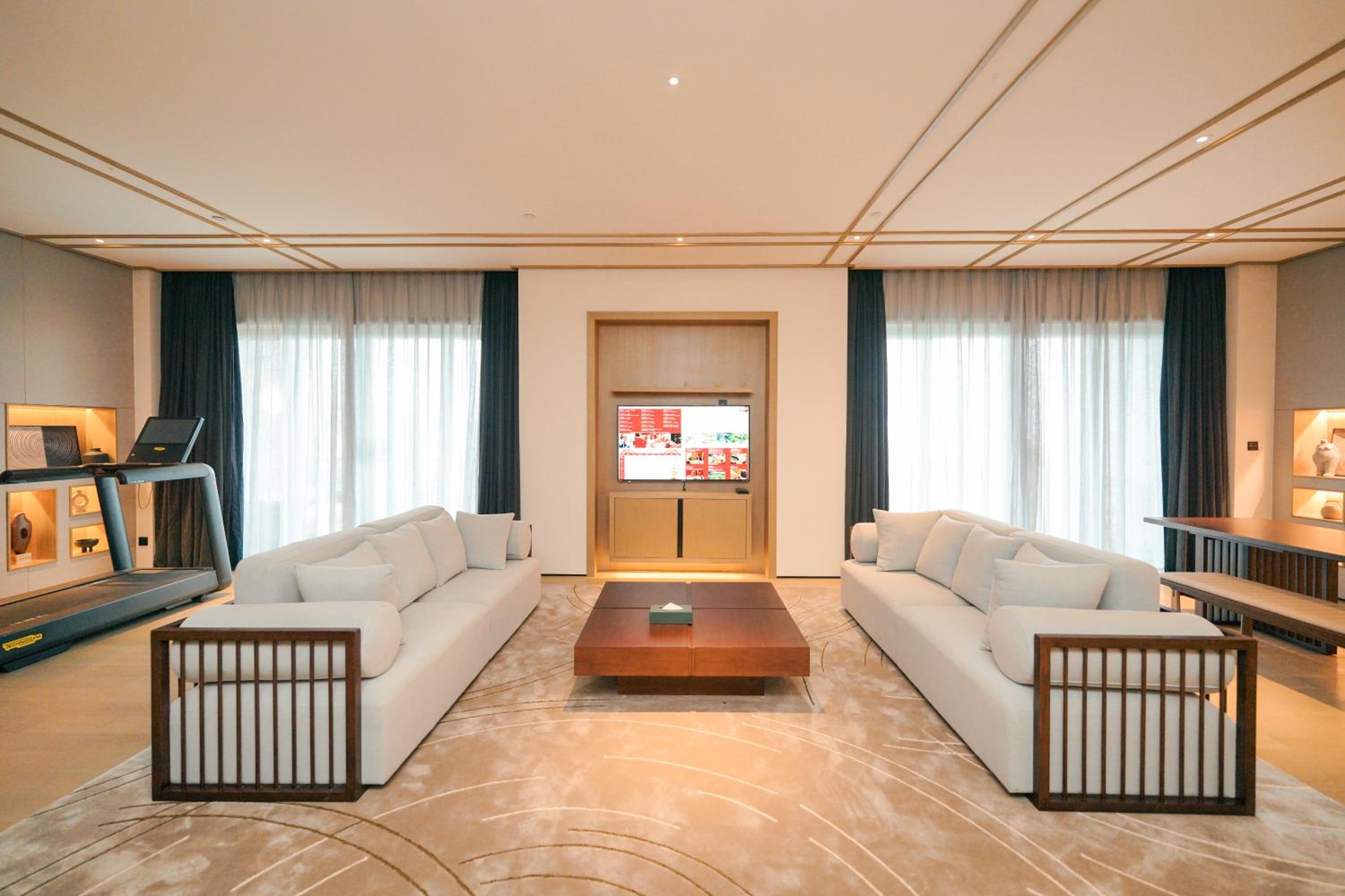 The Level Presidential Suite 