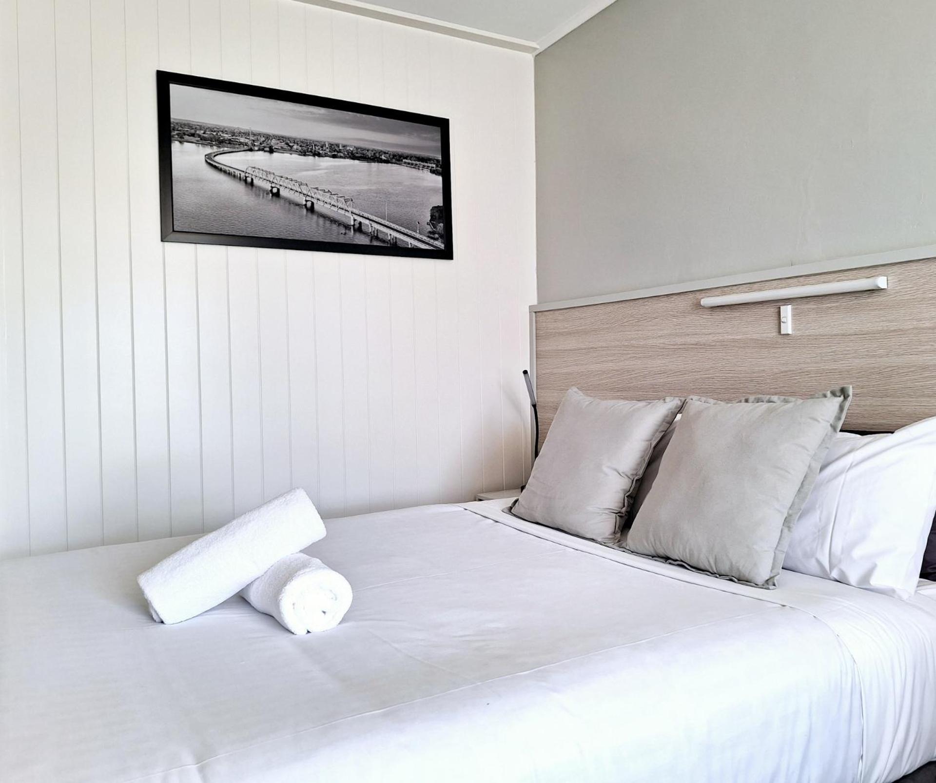 Queen Room photo 1