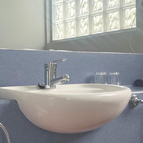 King Room with Spa Bath - Photo 3