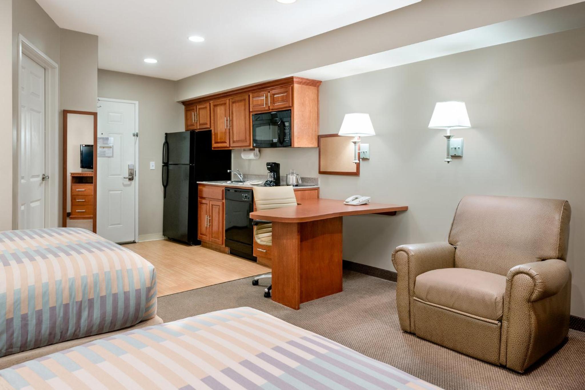 Studio Suite with Two Double Beds - Photo 7