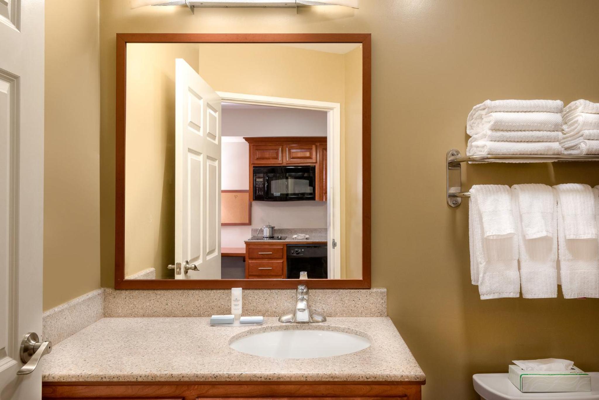 Studio Suite with Two Double Beds - Photo 5