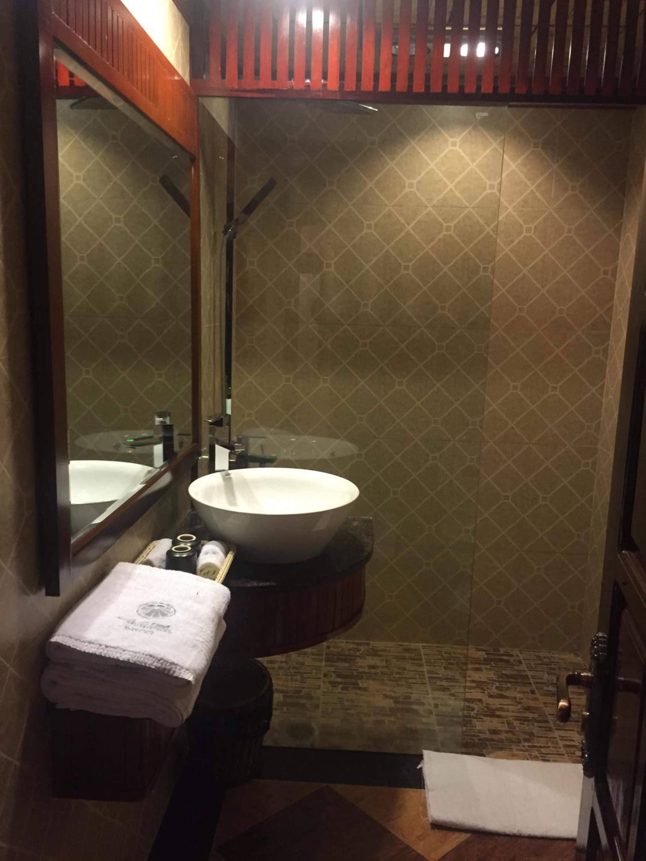 Family Room with Private Bathroom photo 2