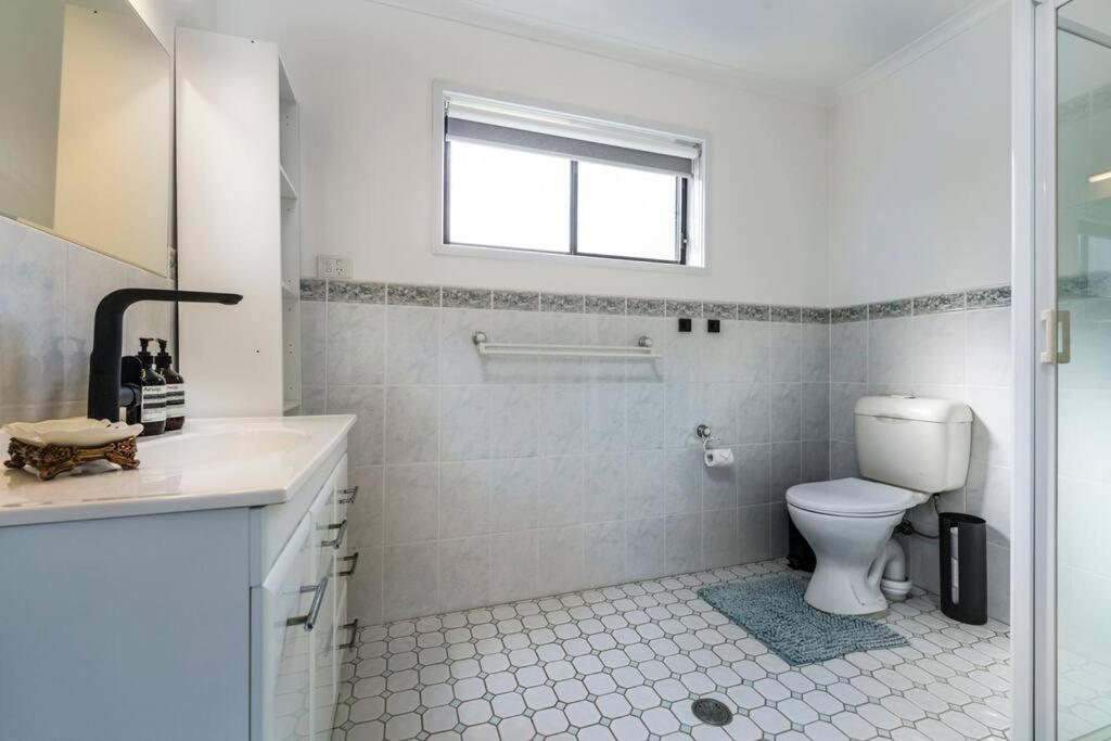 Four-Bedroom House photo 2