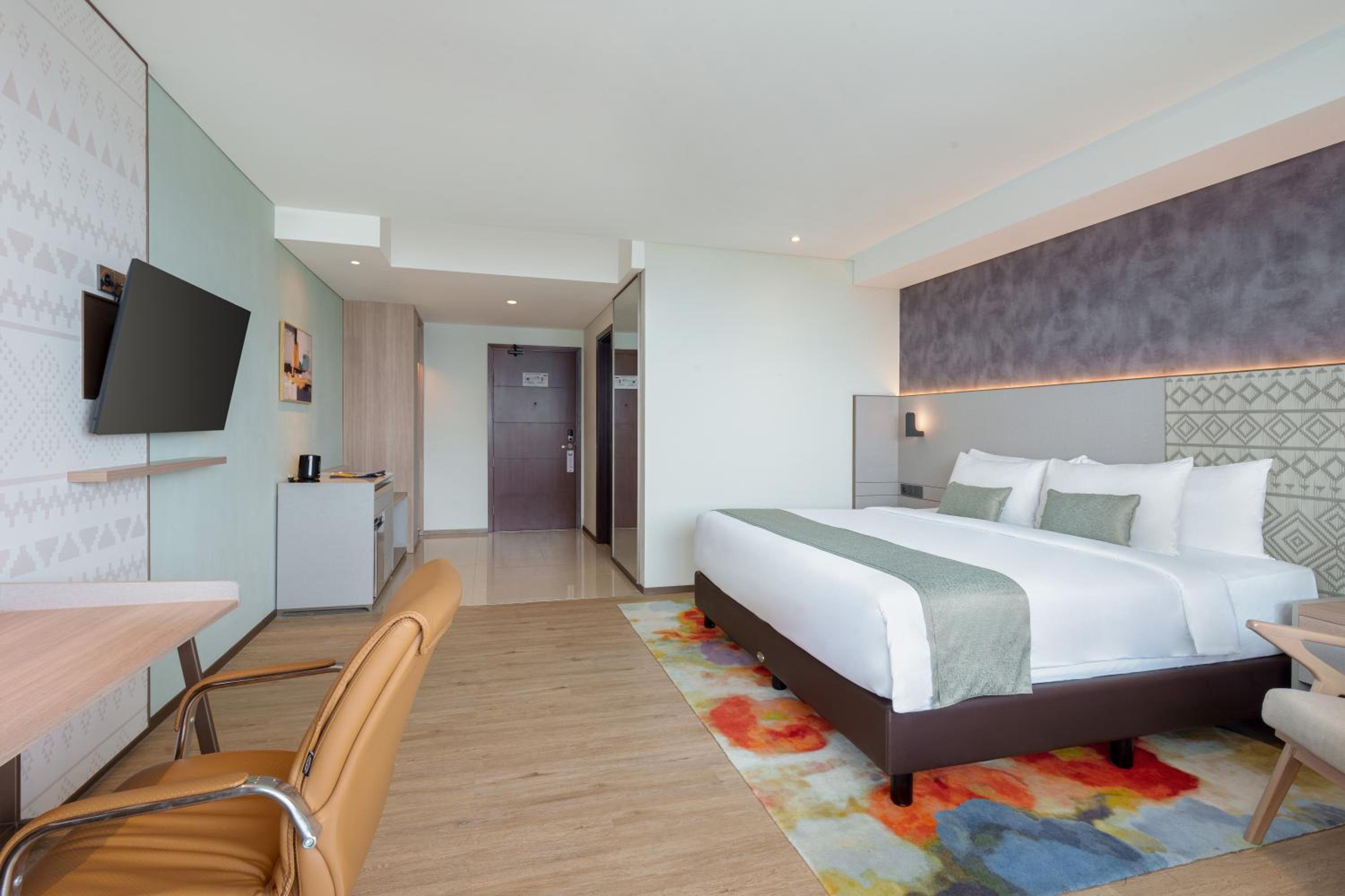 Grand Deluxe Room - 1 Queen Bed - Balcony - Sea View - Photo 2