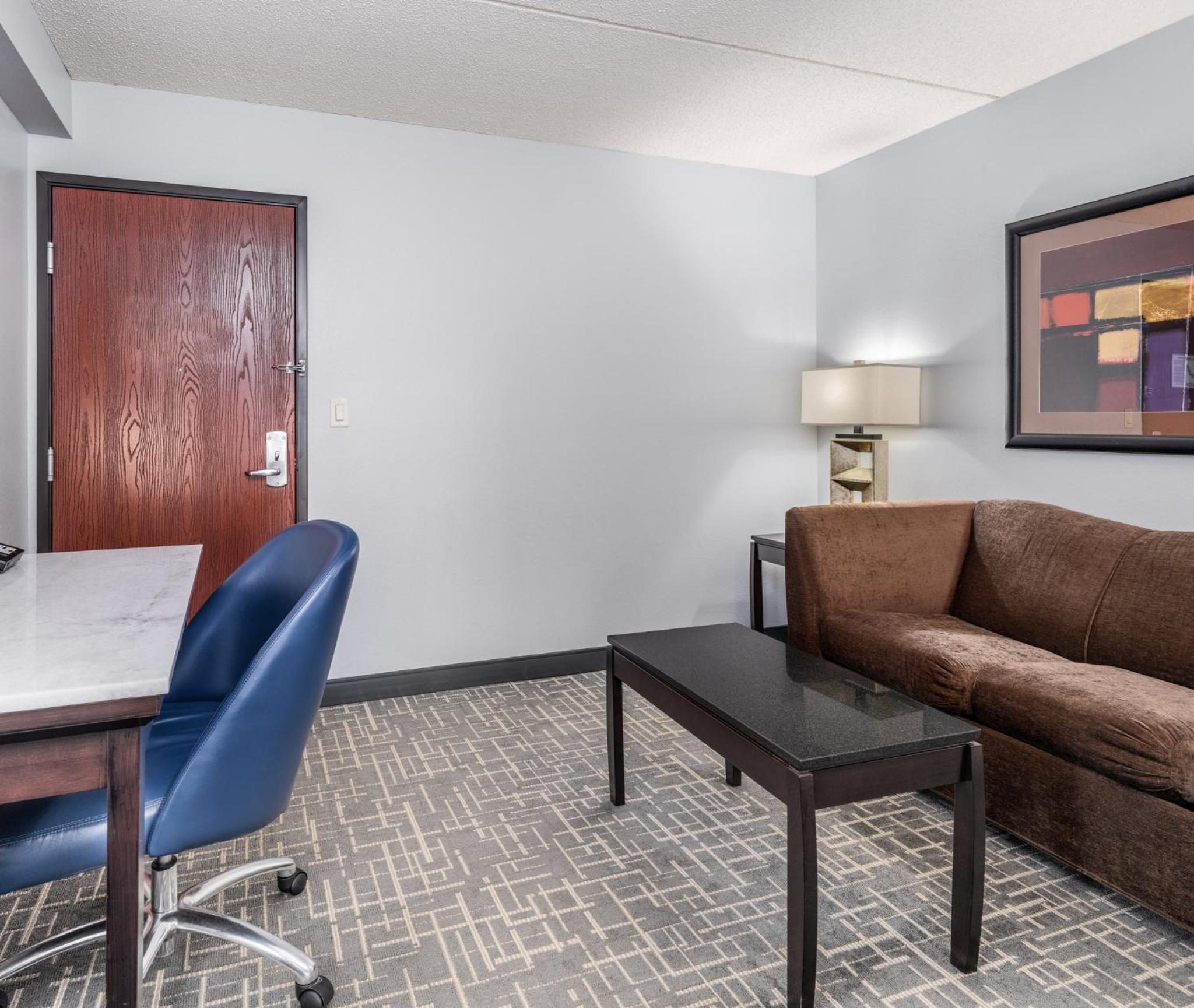 One-Bedroom Suite with Sofa Bed - Photo 2