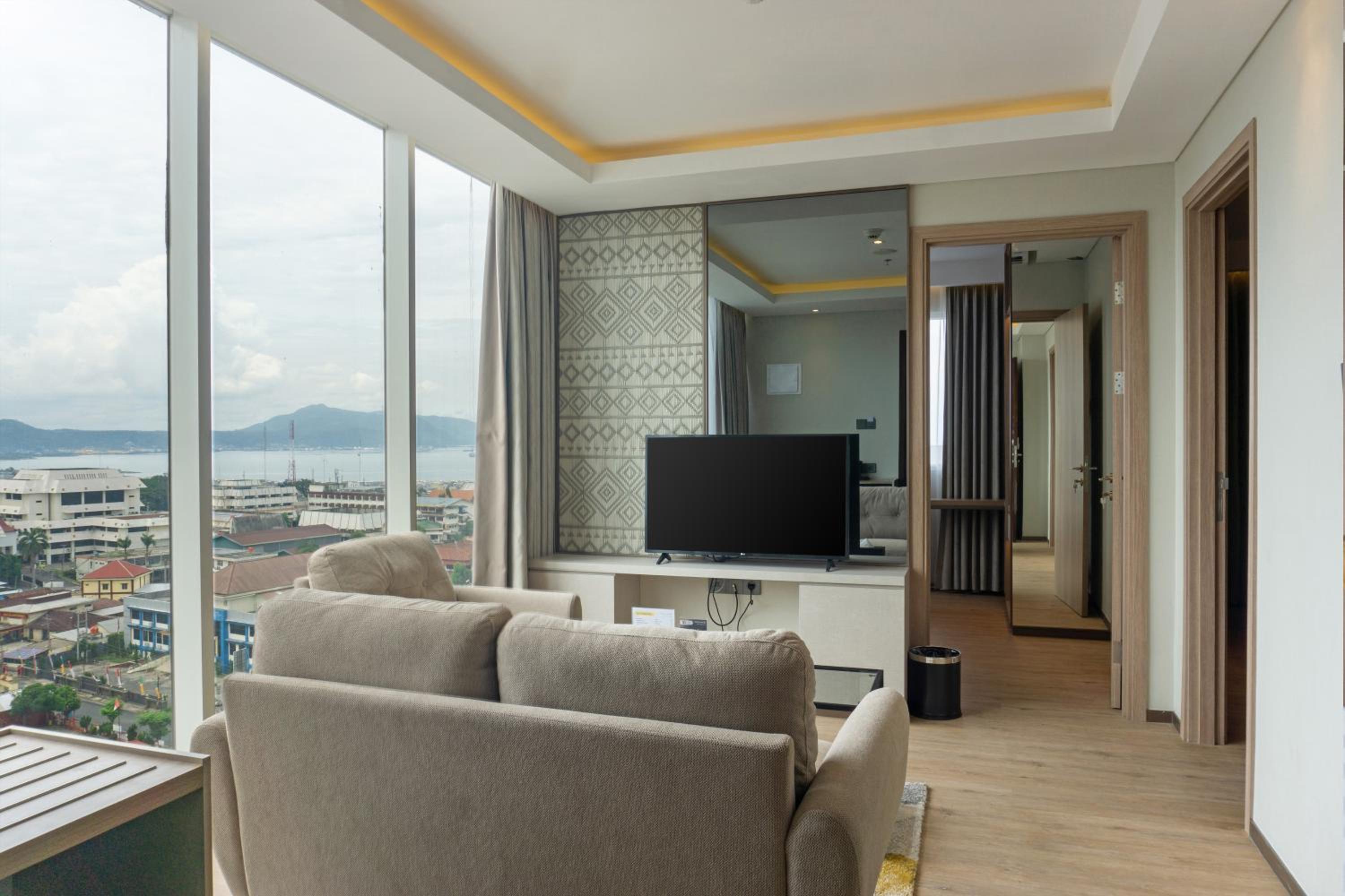 2 Bedroom Springhill Suite - 2 Queen Beds - Balcony - Sea View - Photo 5
