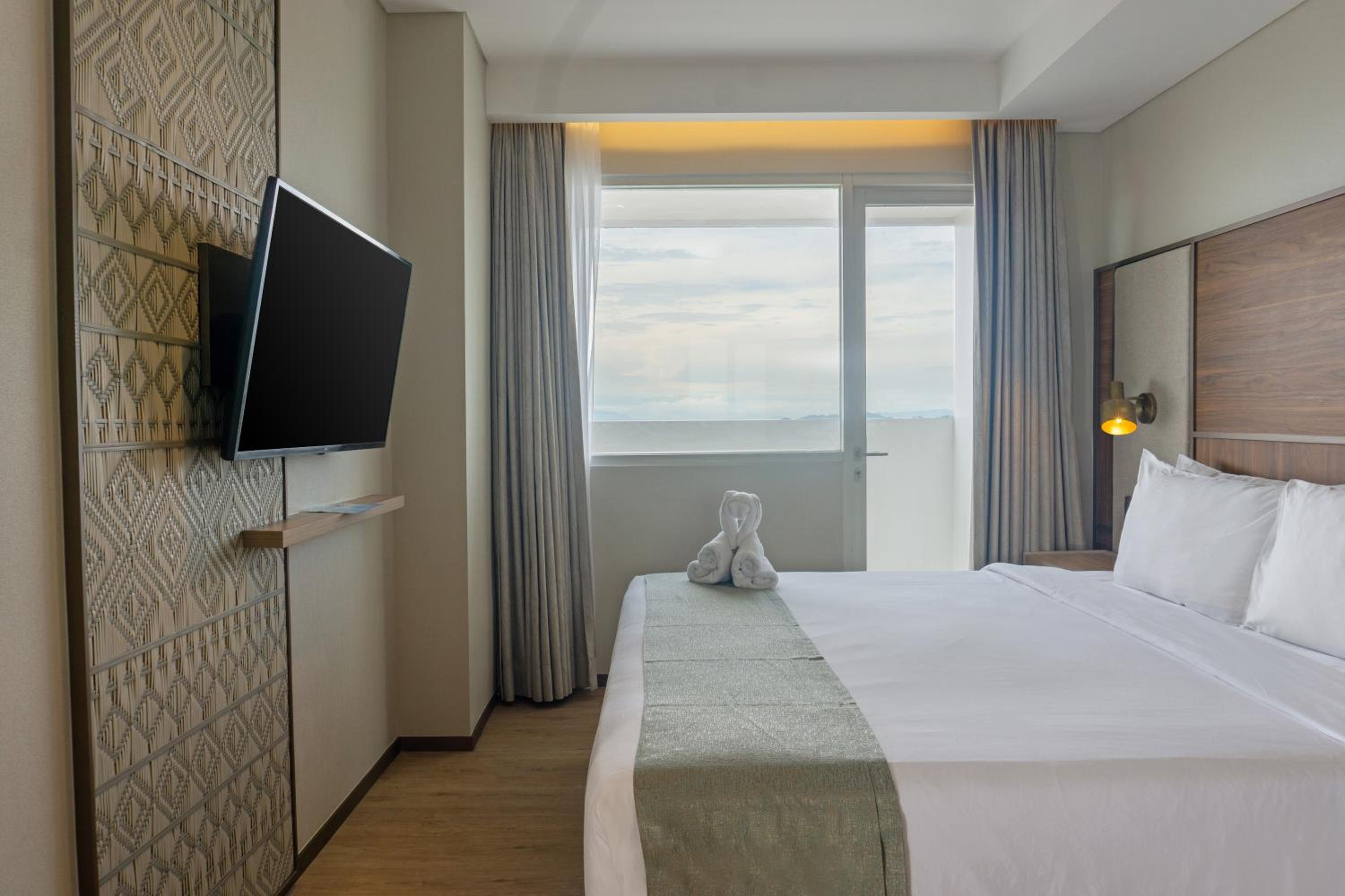 2 Bedroom Springhill Suite - 2 Queen Beds - Balcony - Sea View - Photo 8