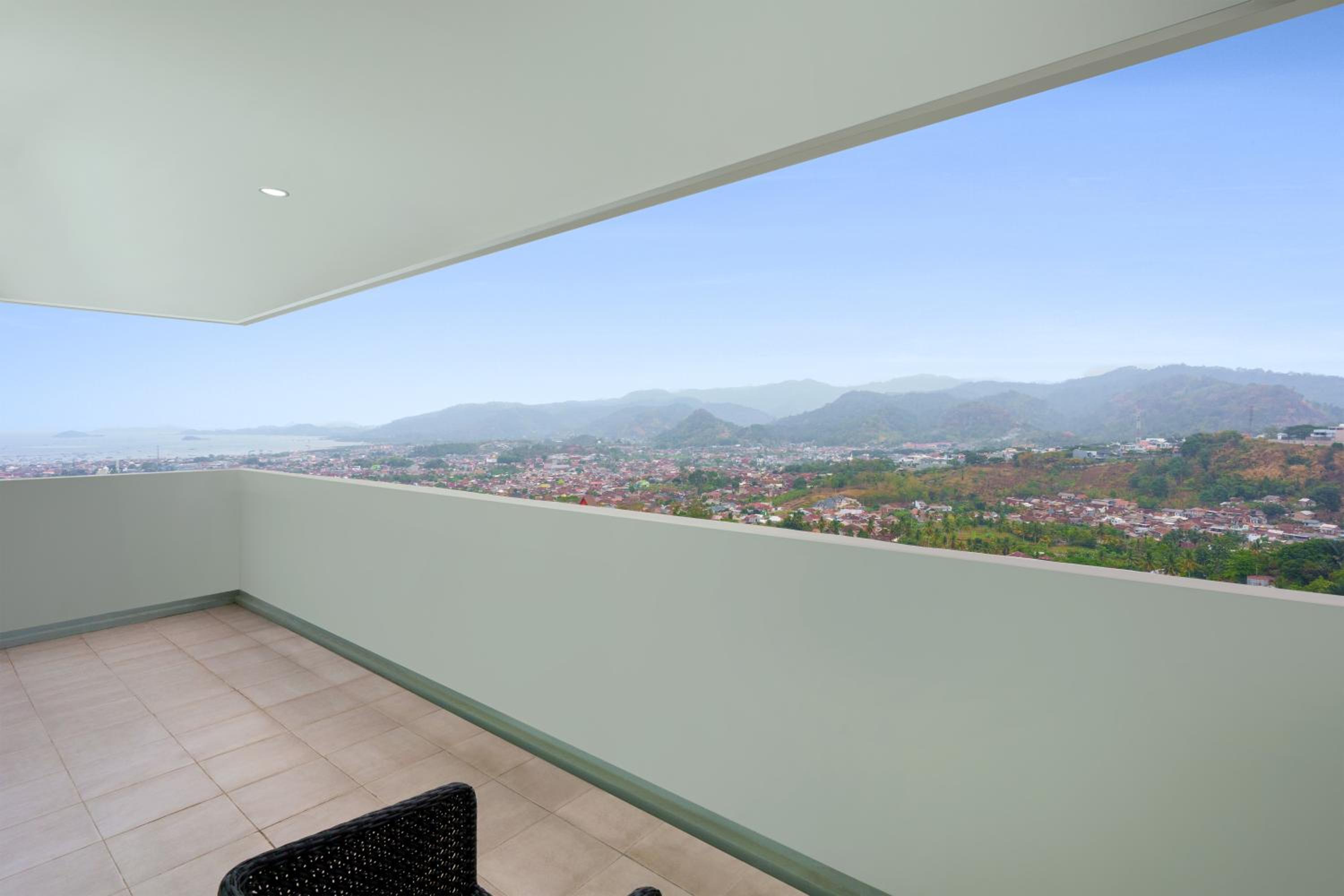 Executive Room - 1 King Bed - Balcony - Sea View - Photo 3