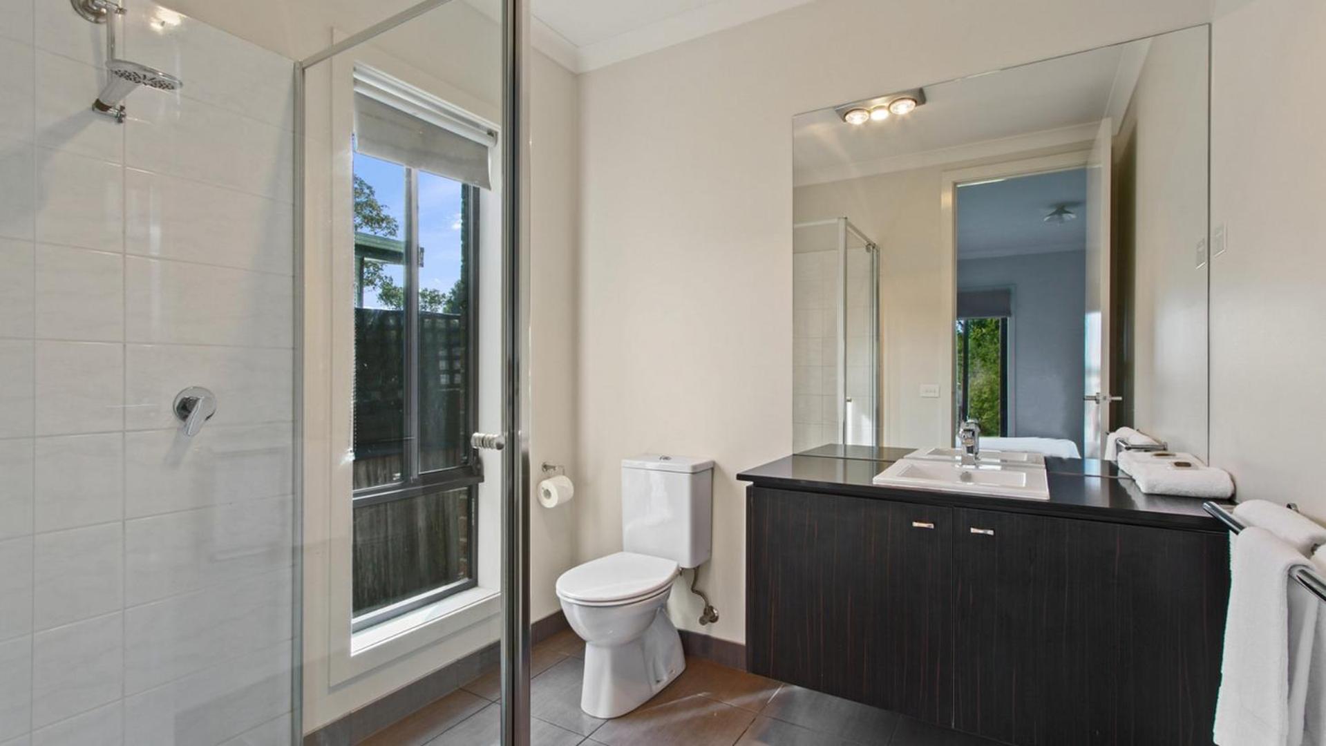 Four-Bedroom House photo 2