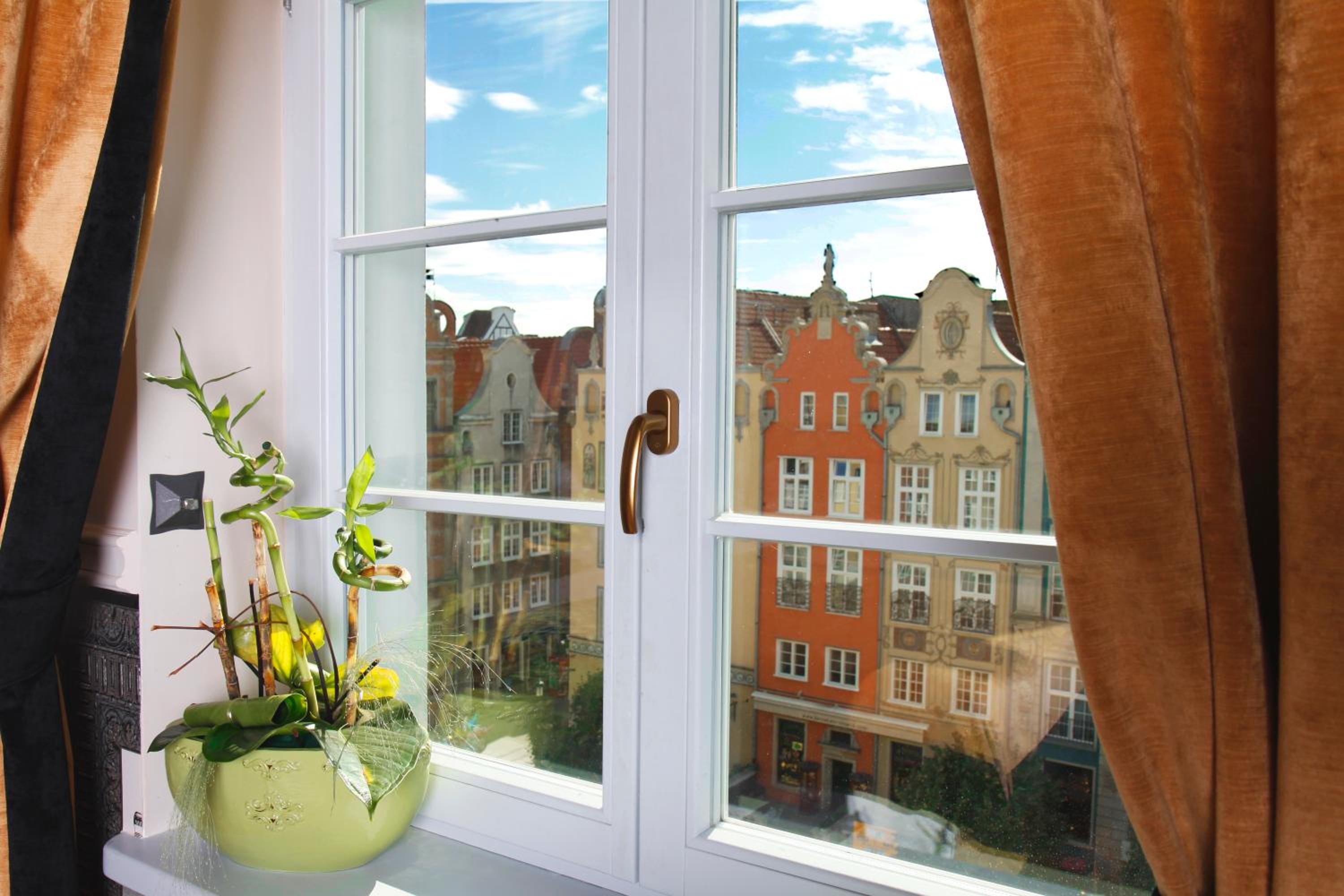 Superior Triple Room with City View - Photo 12