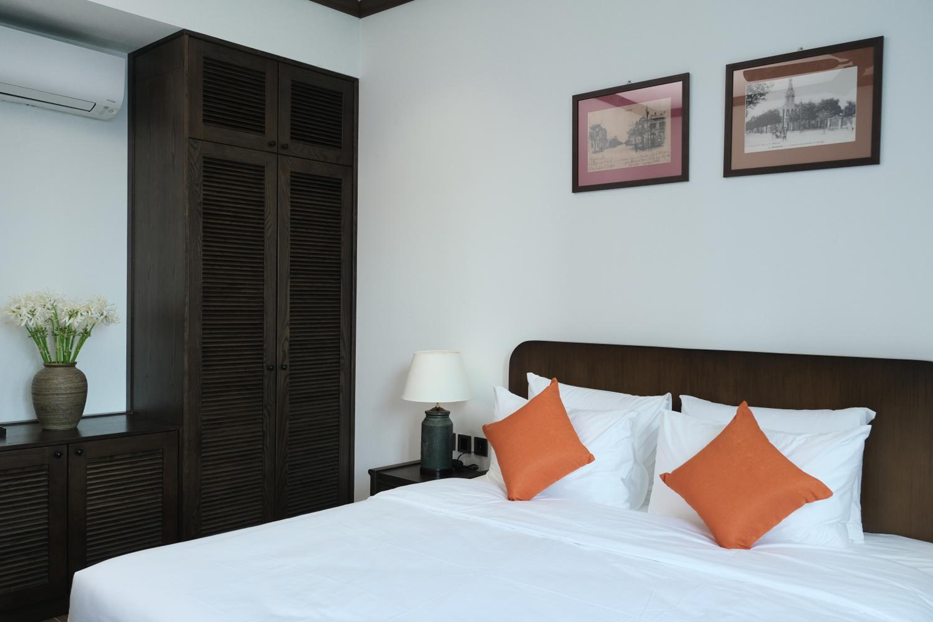 Deluxe Double Room with Bath photo 3