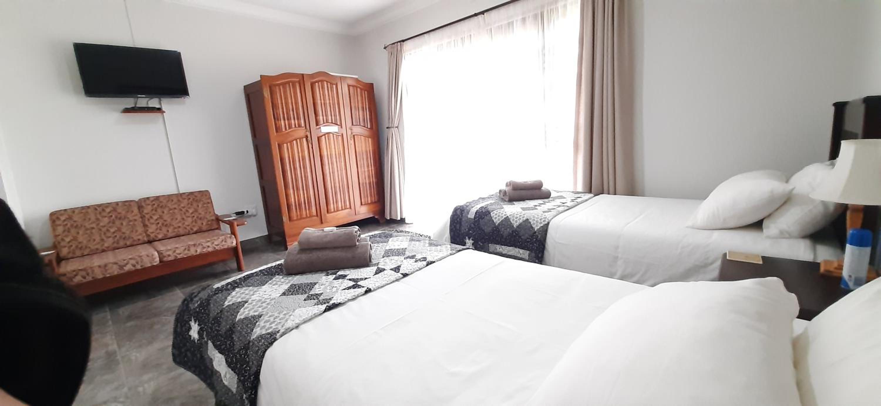 Double or Twin Room with Bathroom photo 1