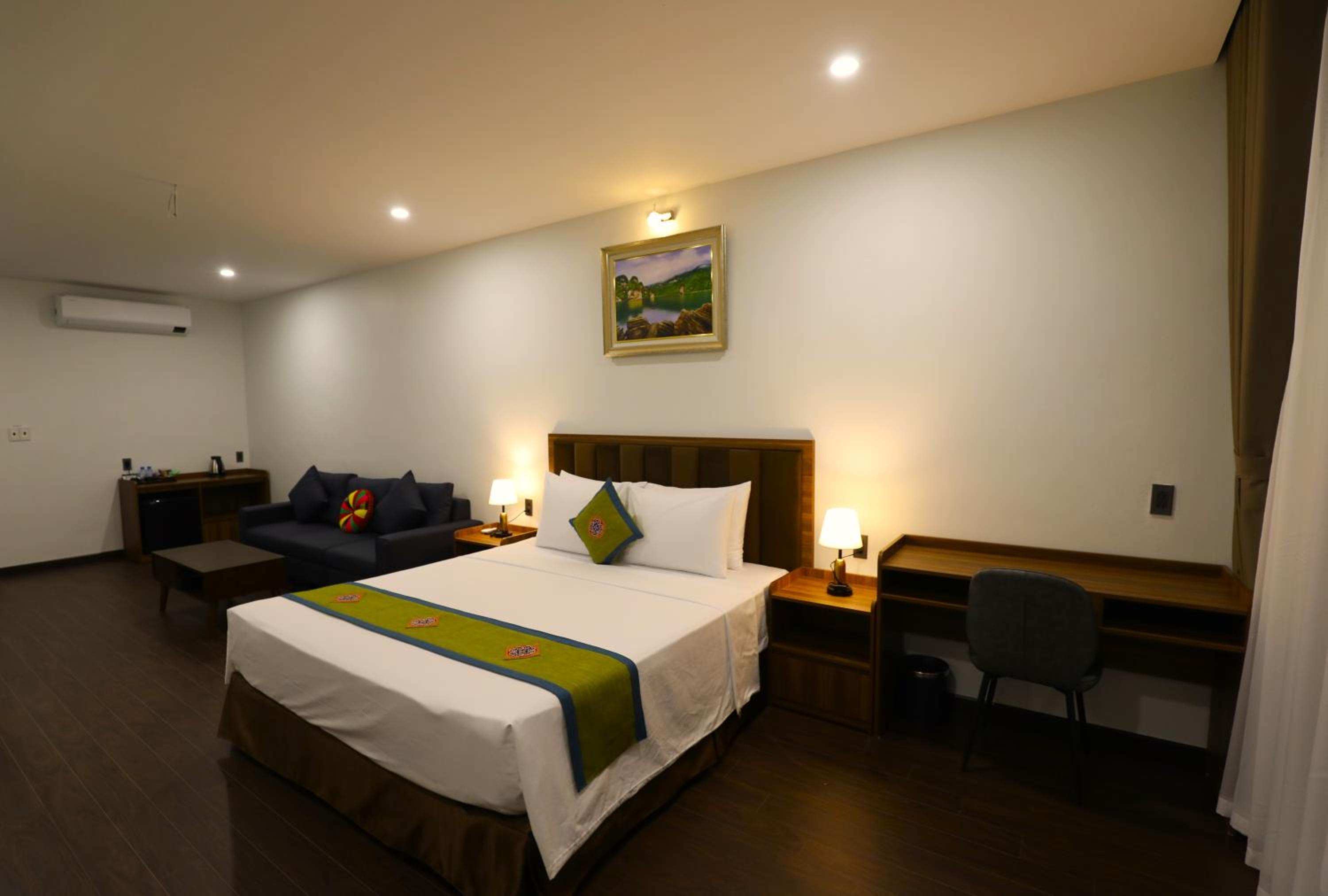 Suite - Photo 2