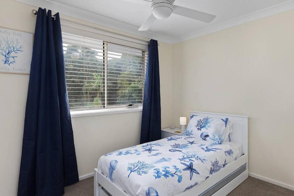 Five-Bedroom House photo 1