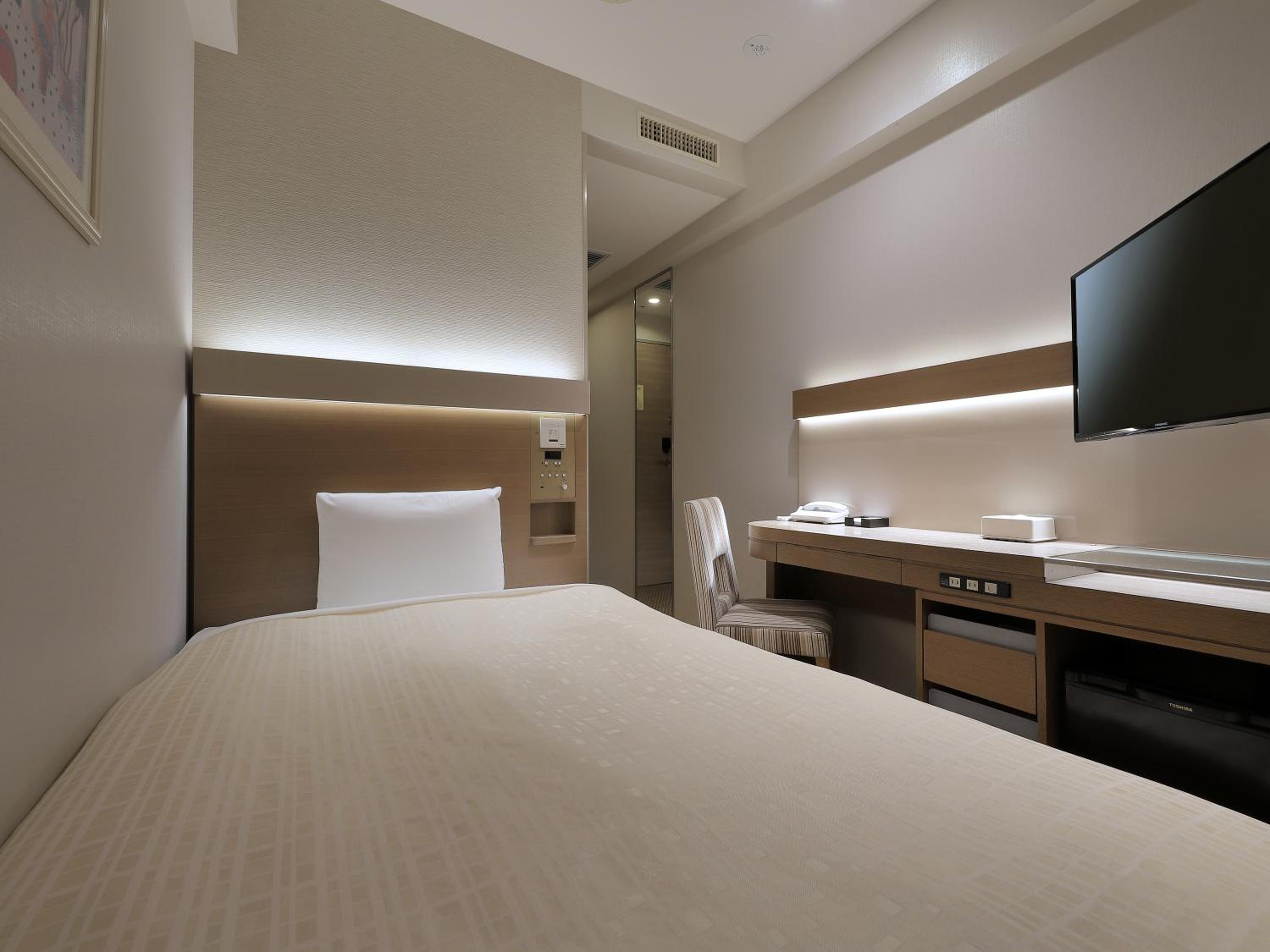 Single Room with Tokyo Station View - Non-Smoking photo 2