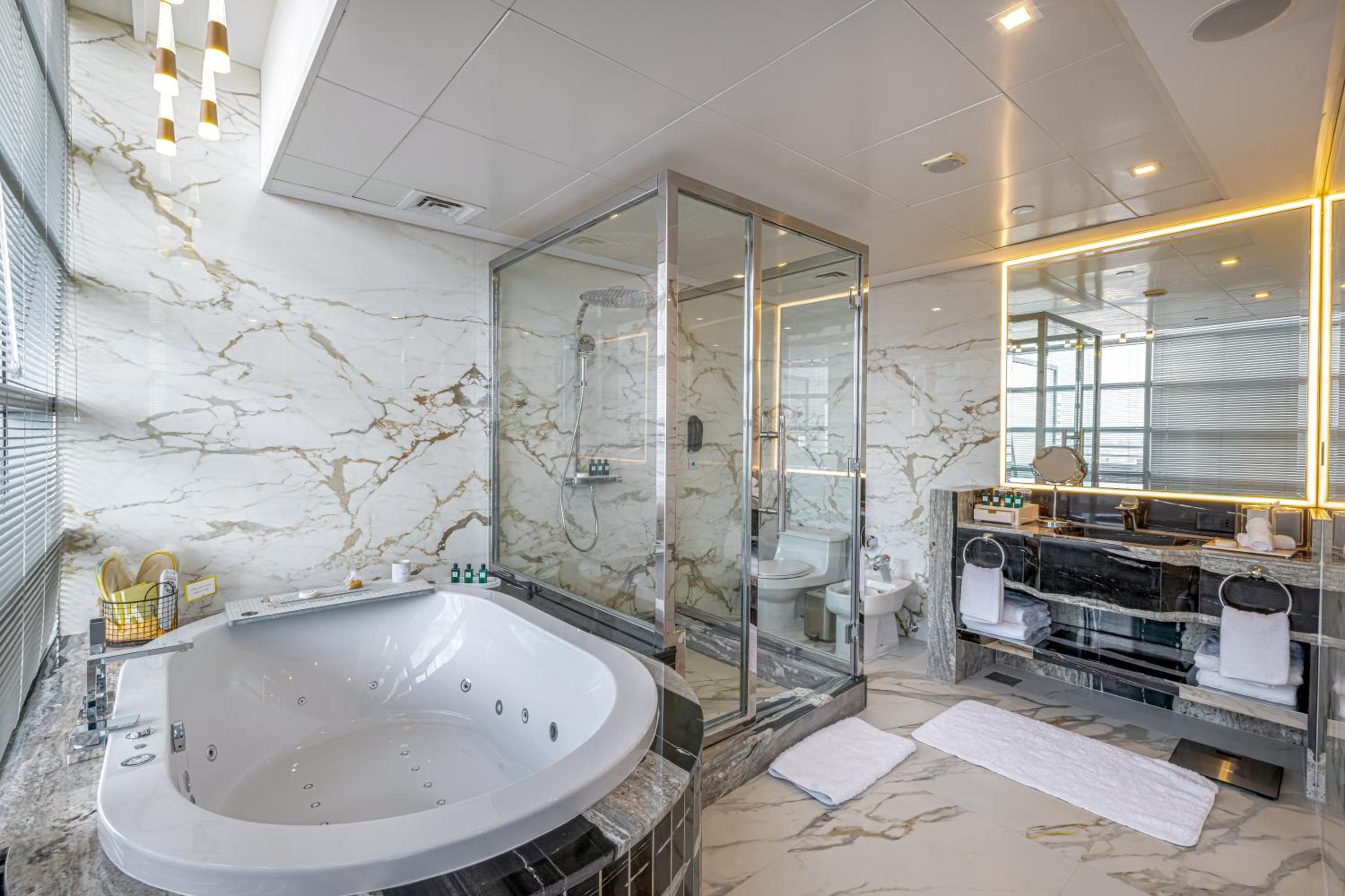 Golden Suite waterfront with Terrace
