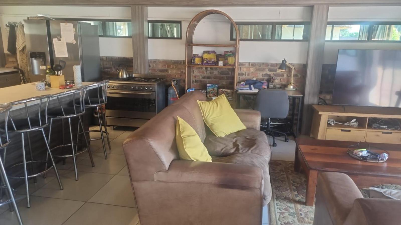 Deluxe Apartment photo 2
