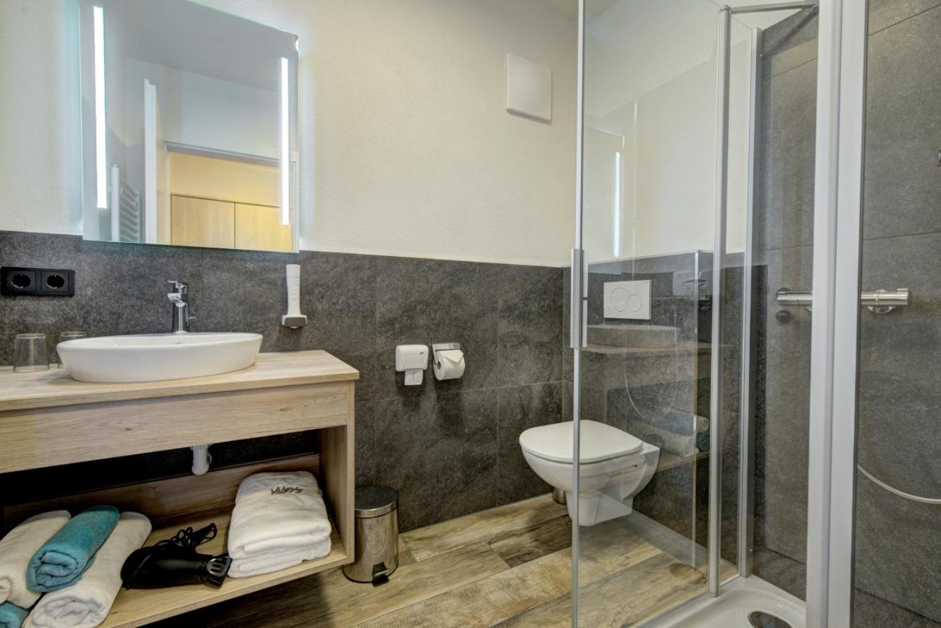 Standard Double or Twin Room photo 2
