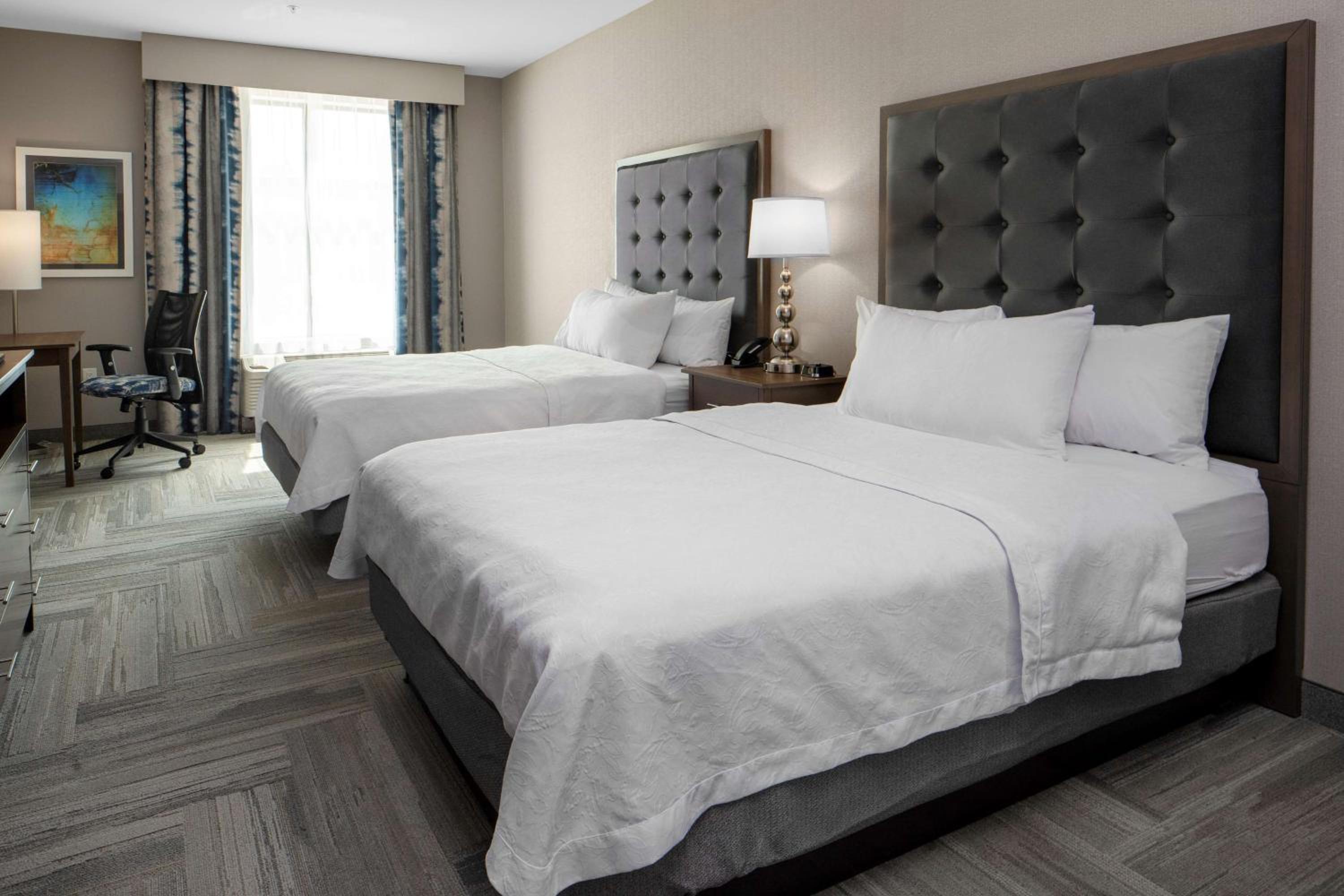 One-Bedroom Queen Suite with Two Queen Beds - Non-Smoking - Photo 3