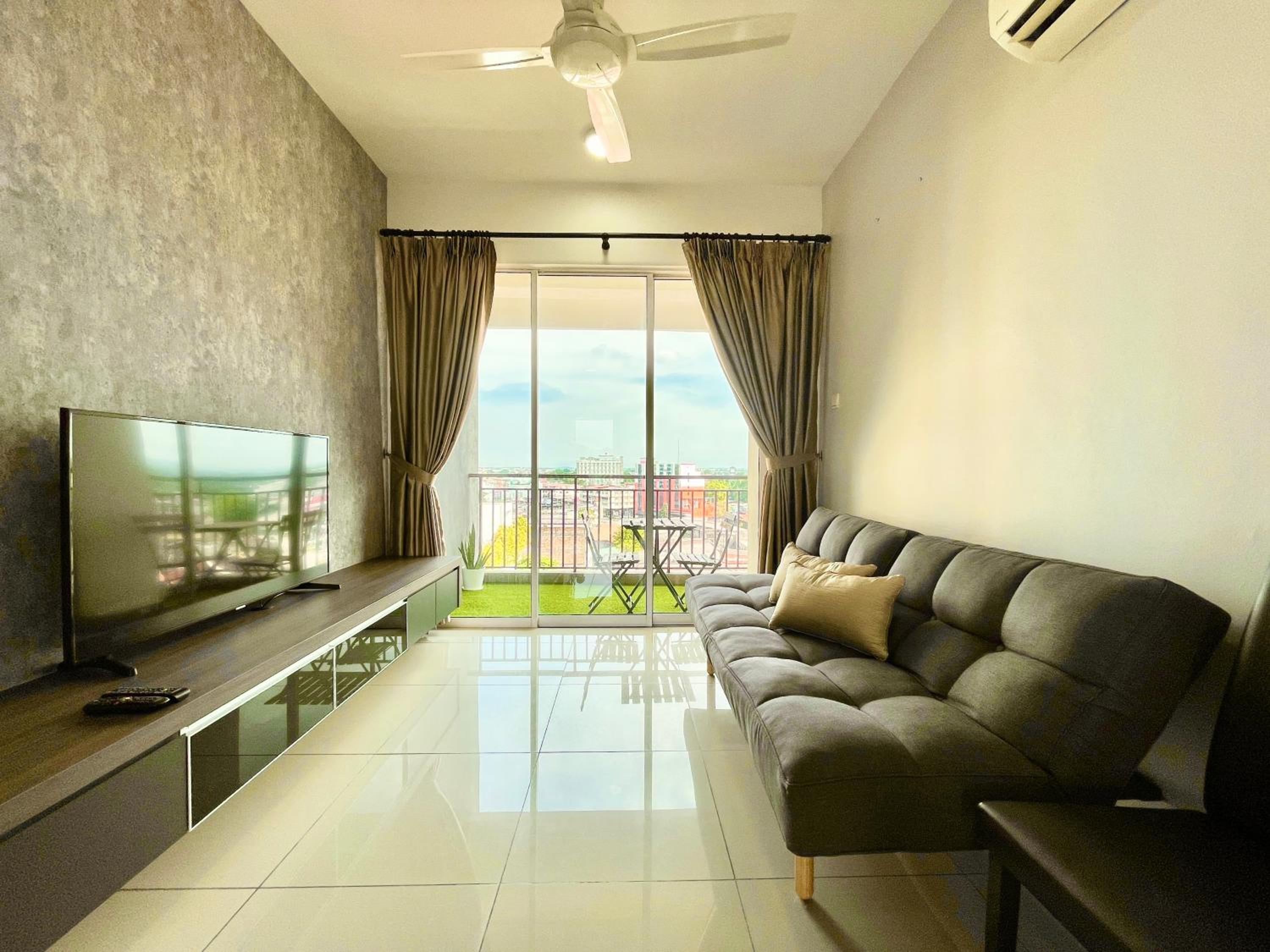 Apartment with City View