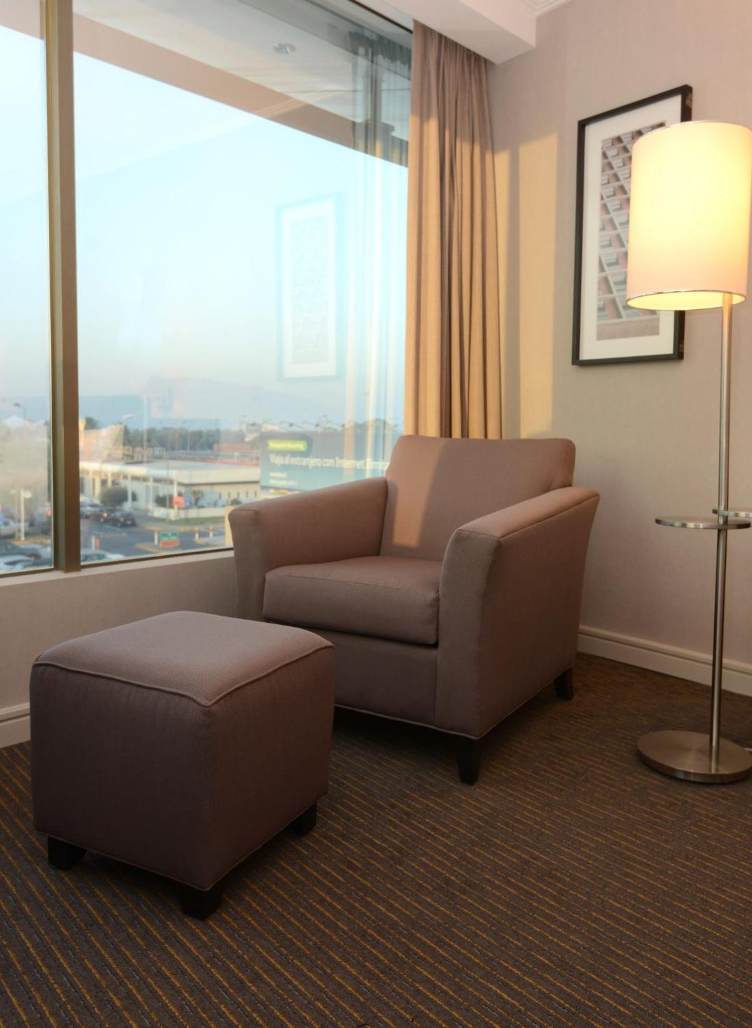 Standard Room with Two Queen Beds - Photo 2