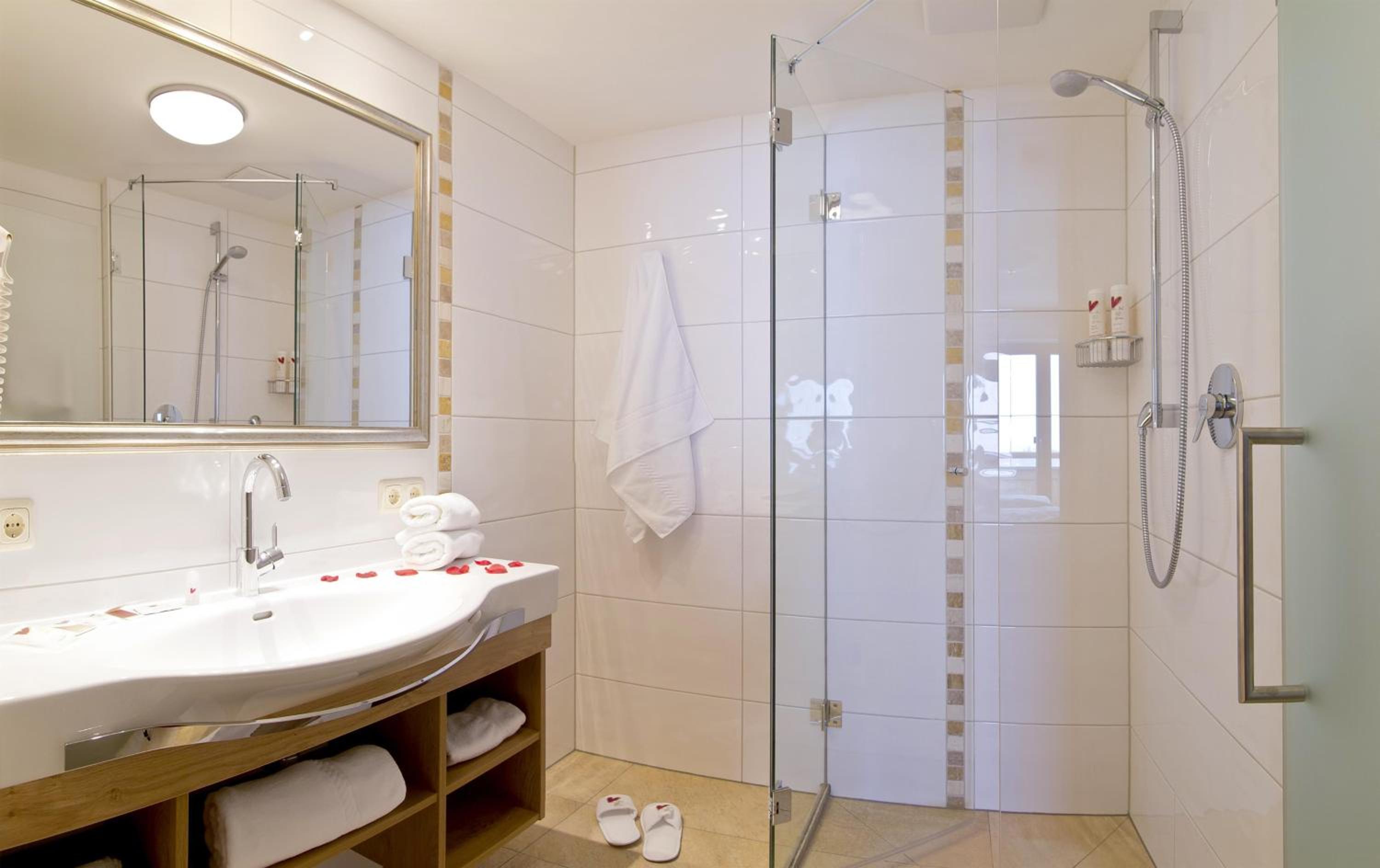 Double Room with Shower photo 2