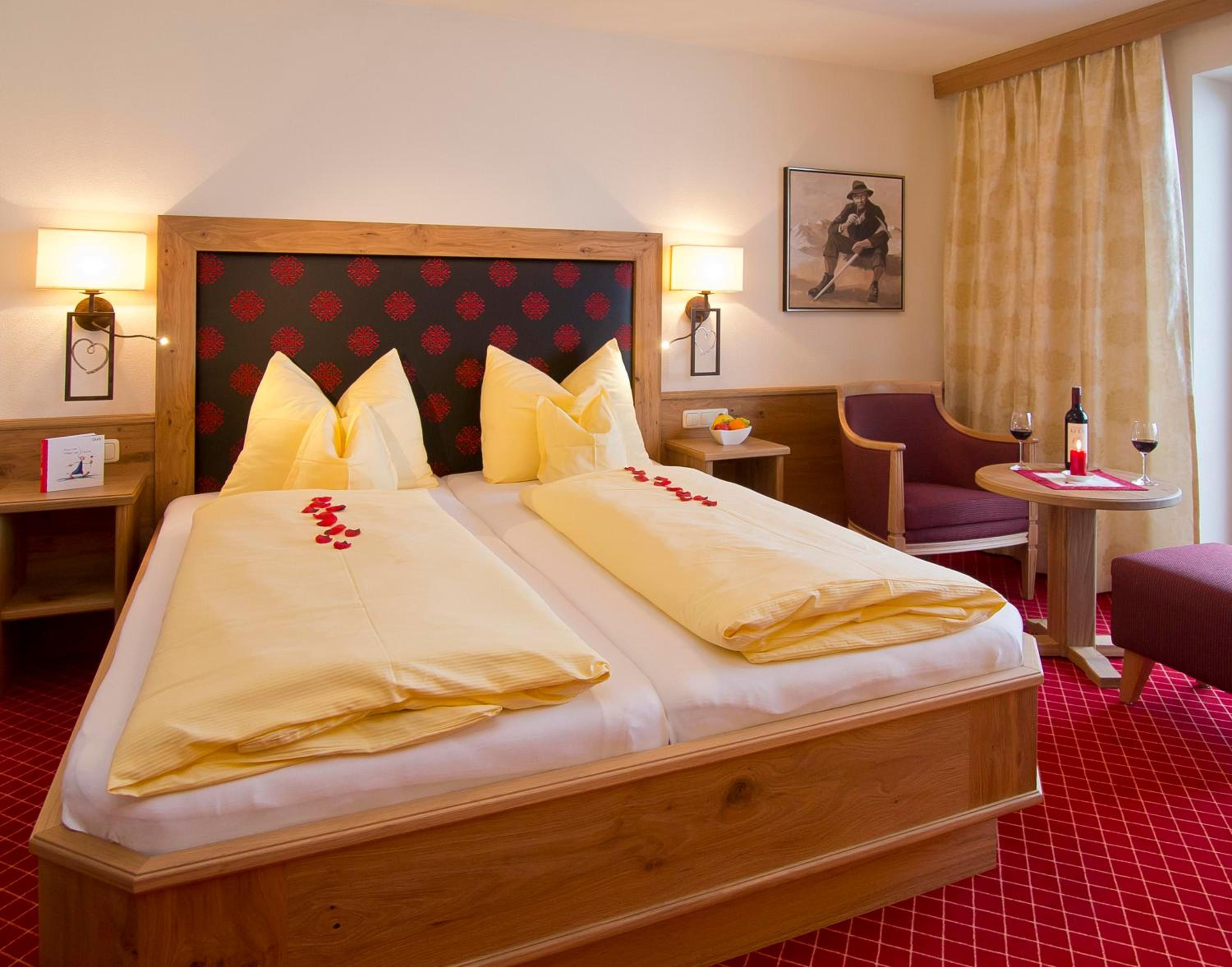 Economy Double Room with Shower  photo 3