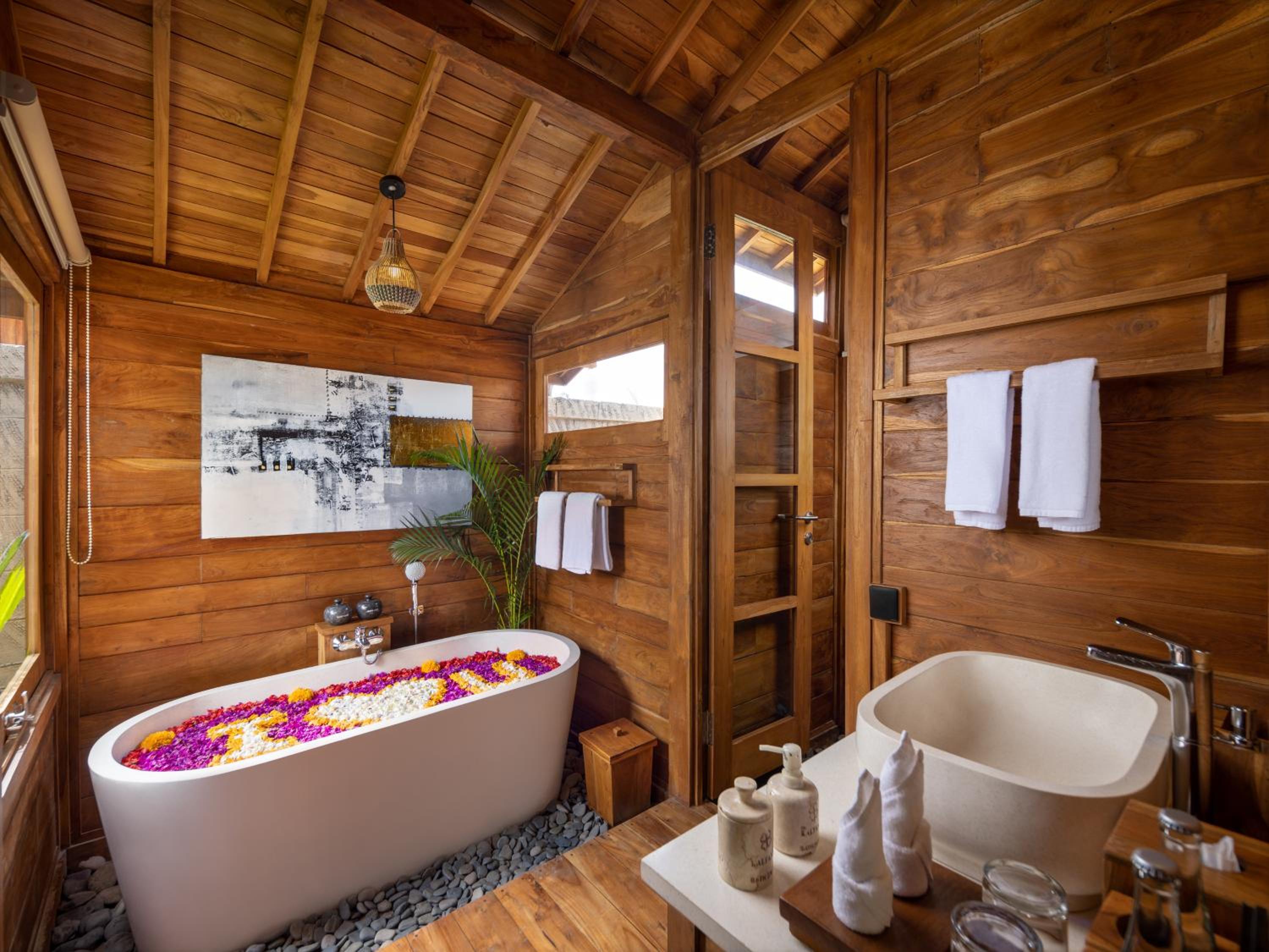 One-Bedroom Wooden Pool Villa with Rice Field View - Photo 9