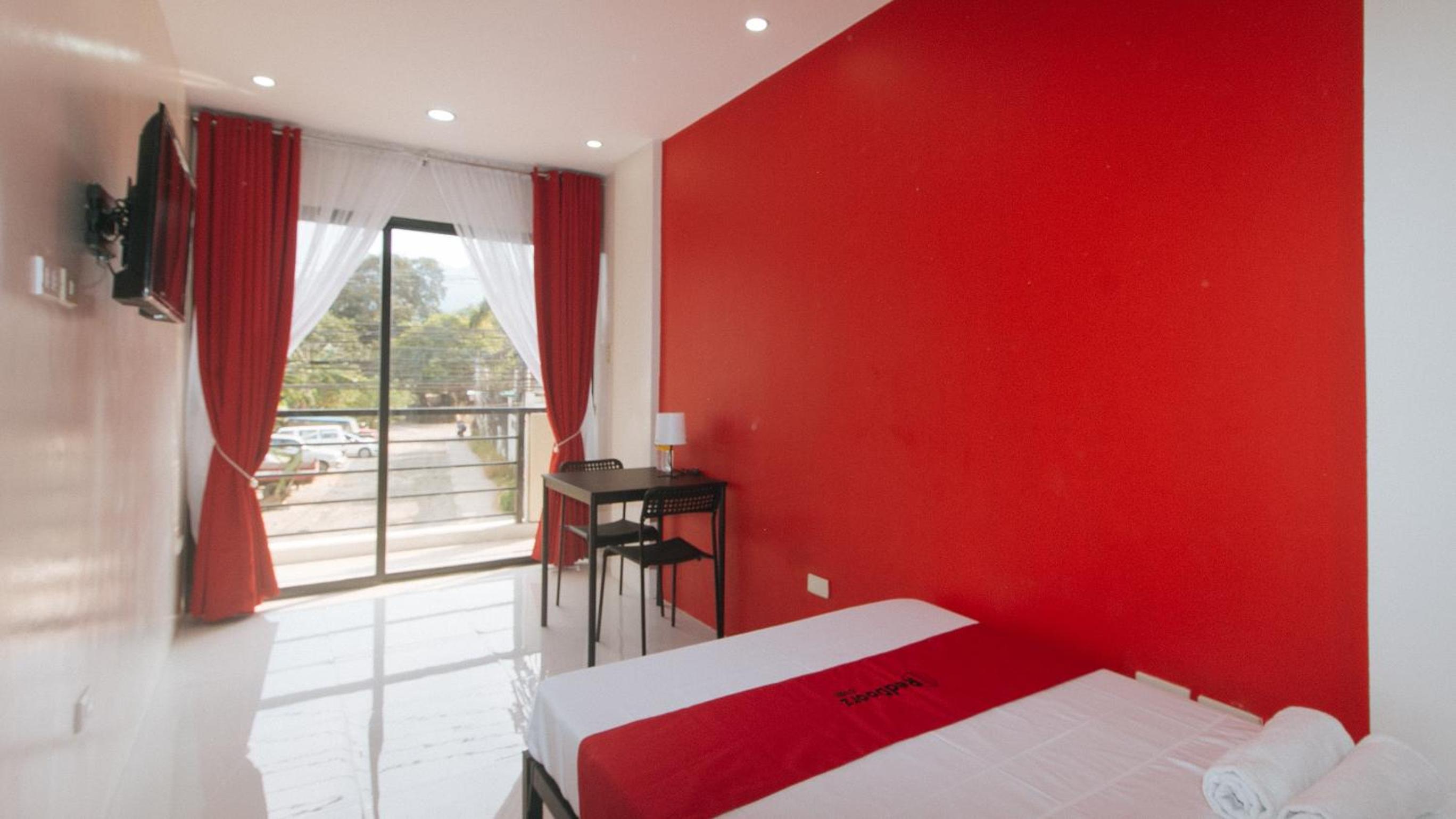 Standard Double Room - Photo 11