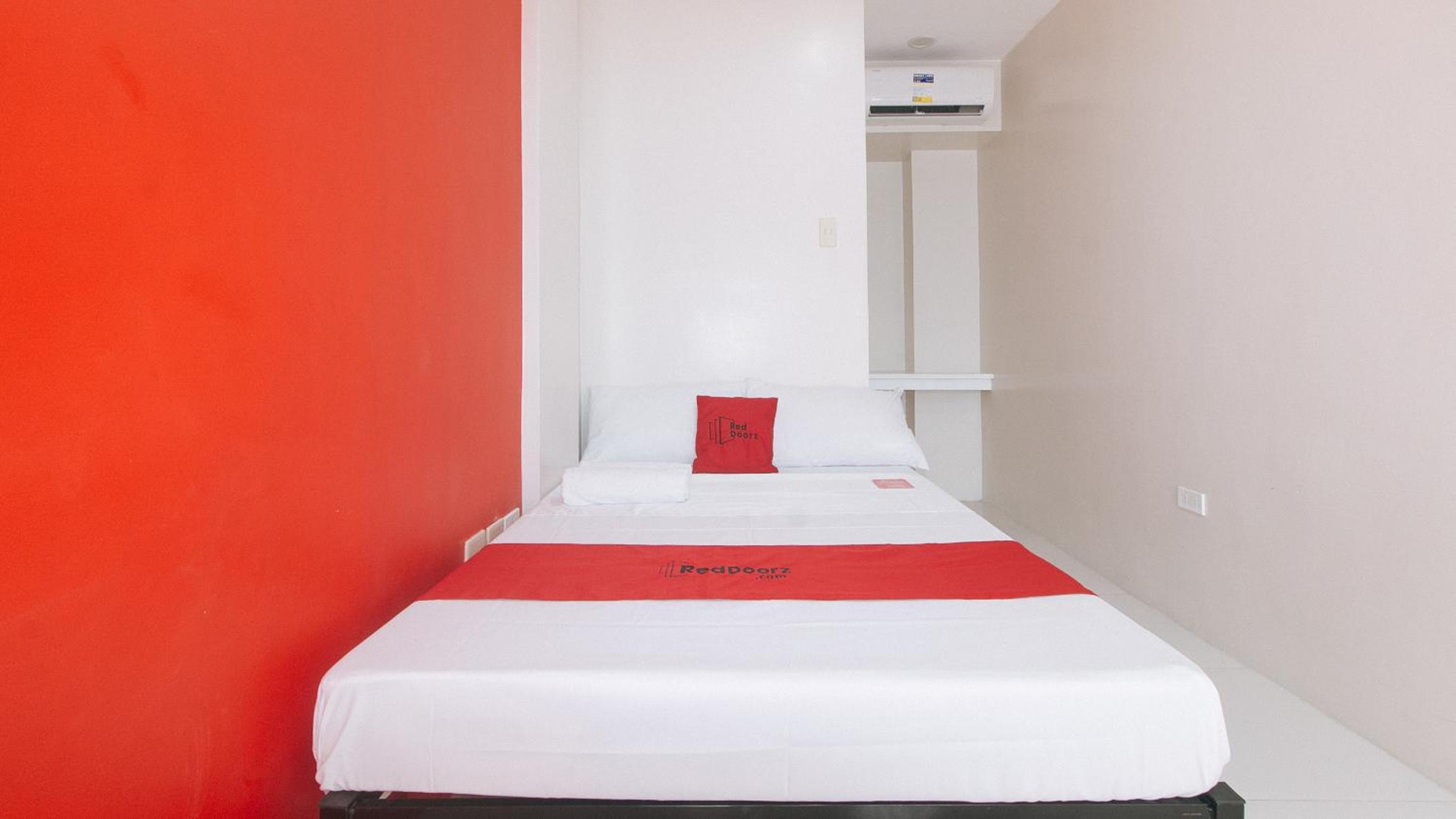 Standard Double Room - Photo 12
