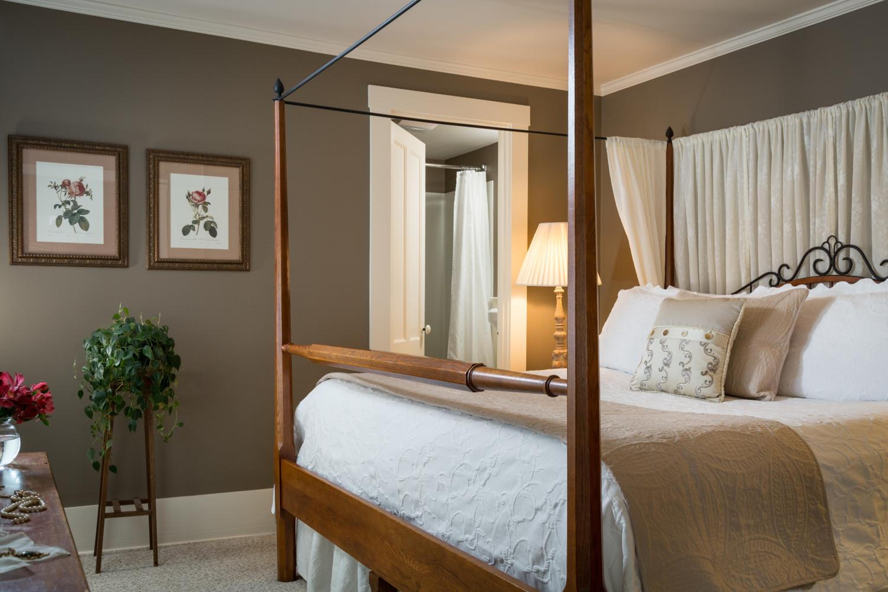 Suite with Lake View 4 photo 1