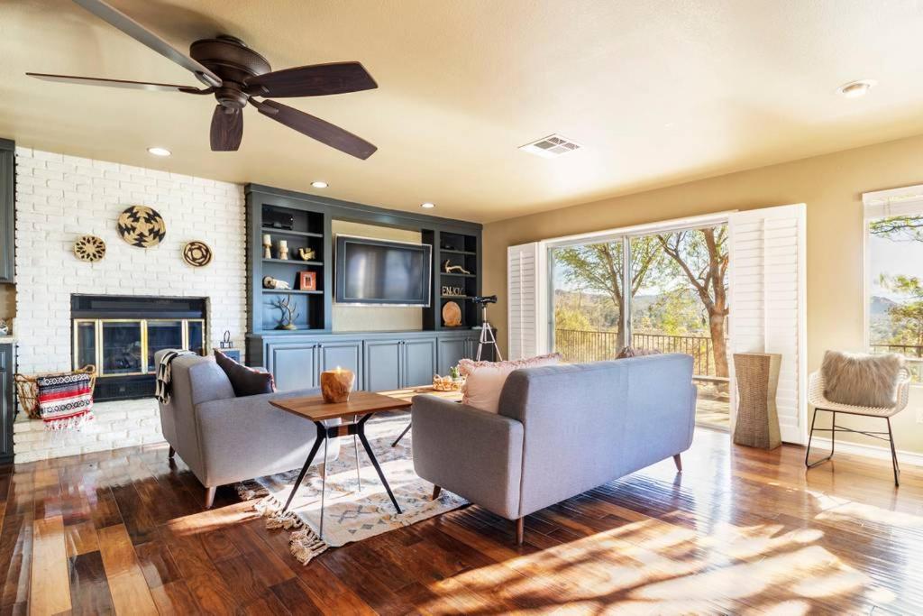Three-Bedroom House photo 1