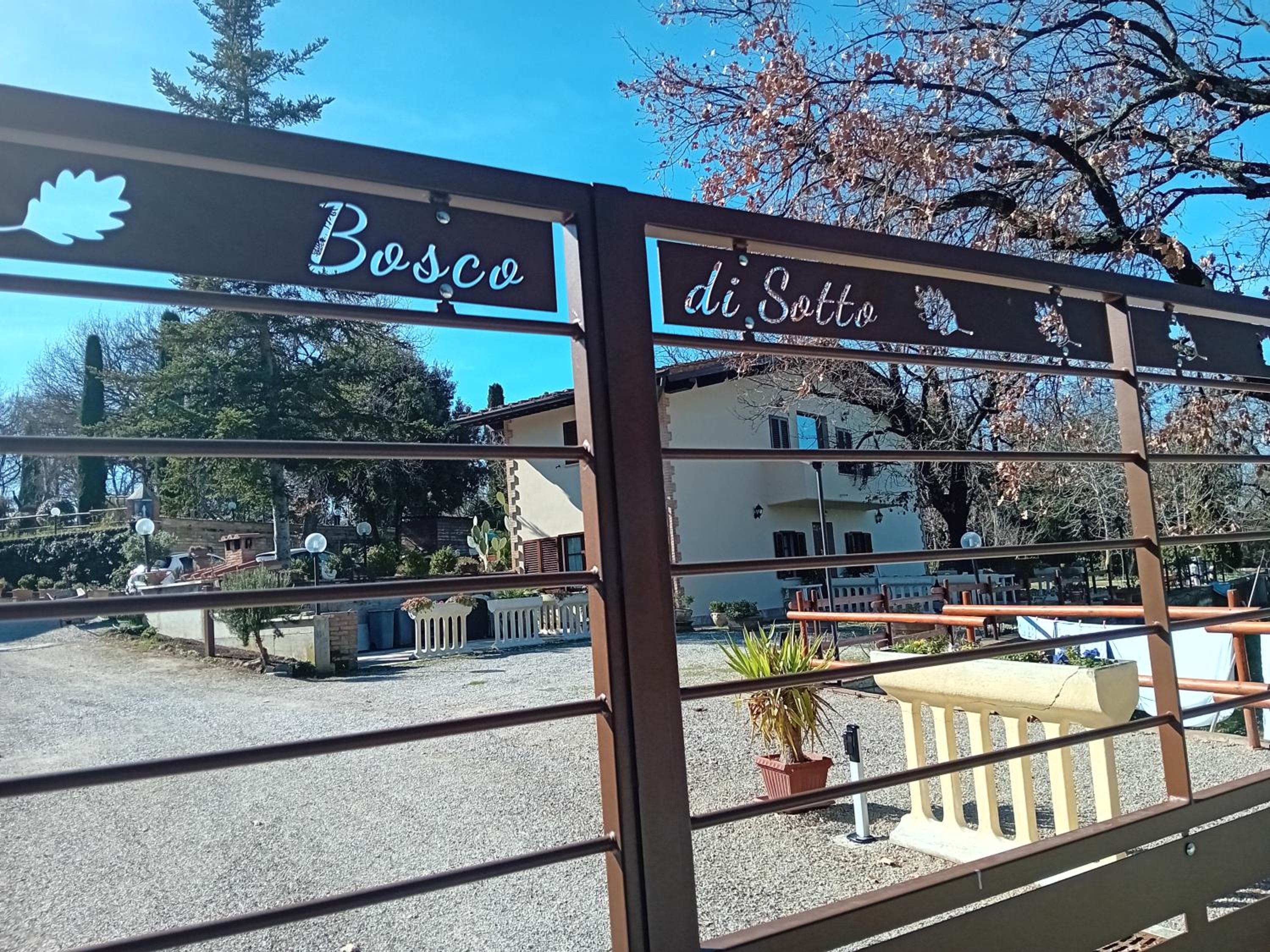 Double Room with Balcony - Photo 3