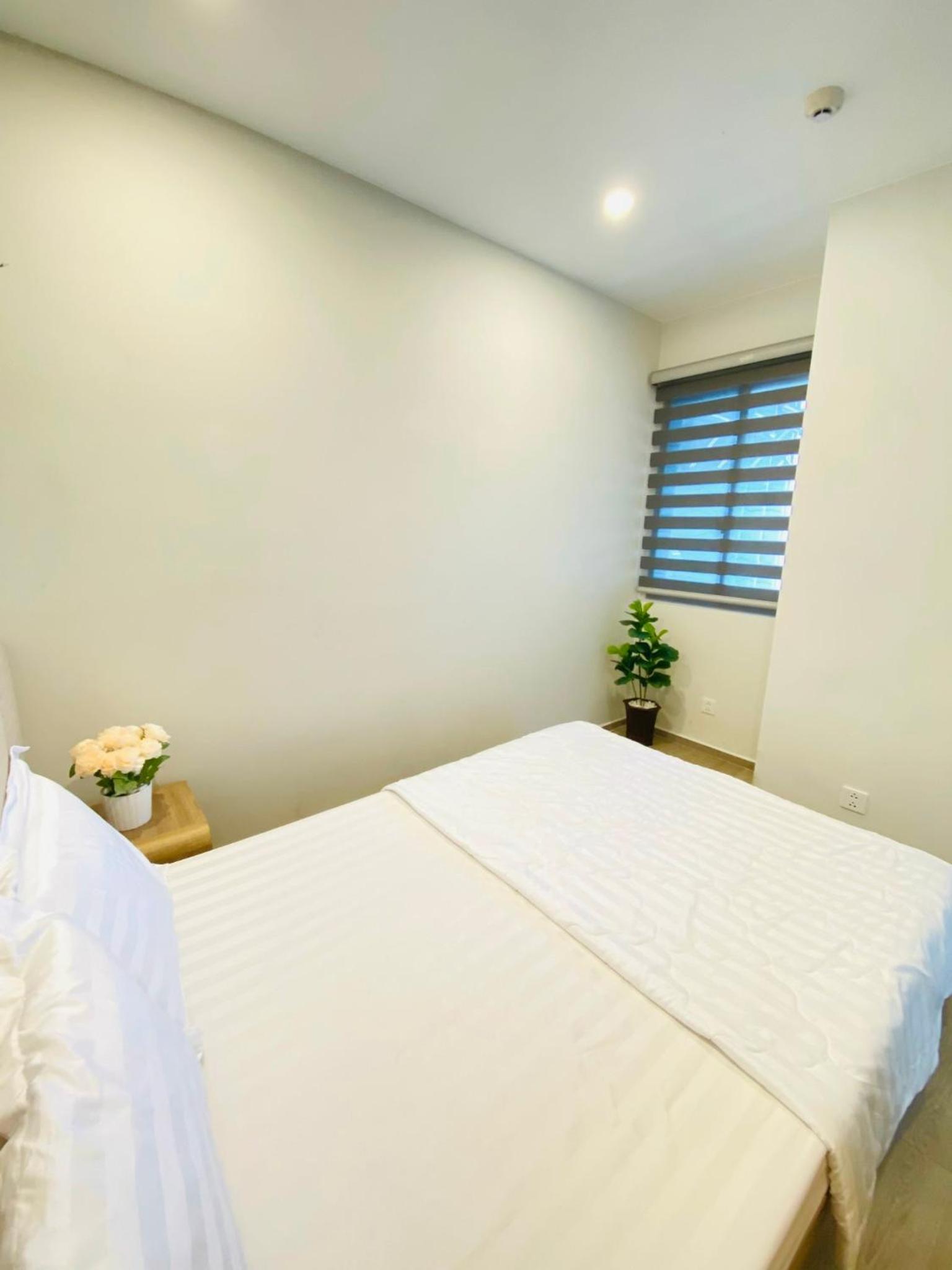 Three-Bedroom Apartment - Photo 12